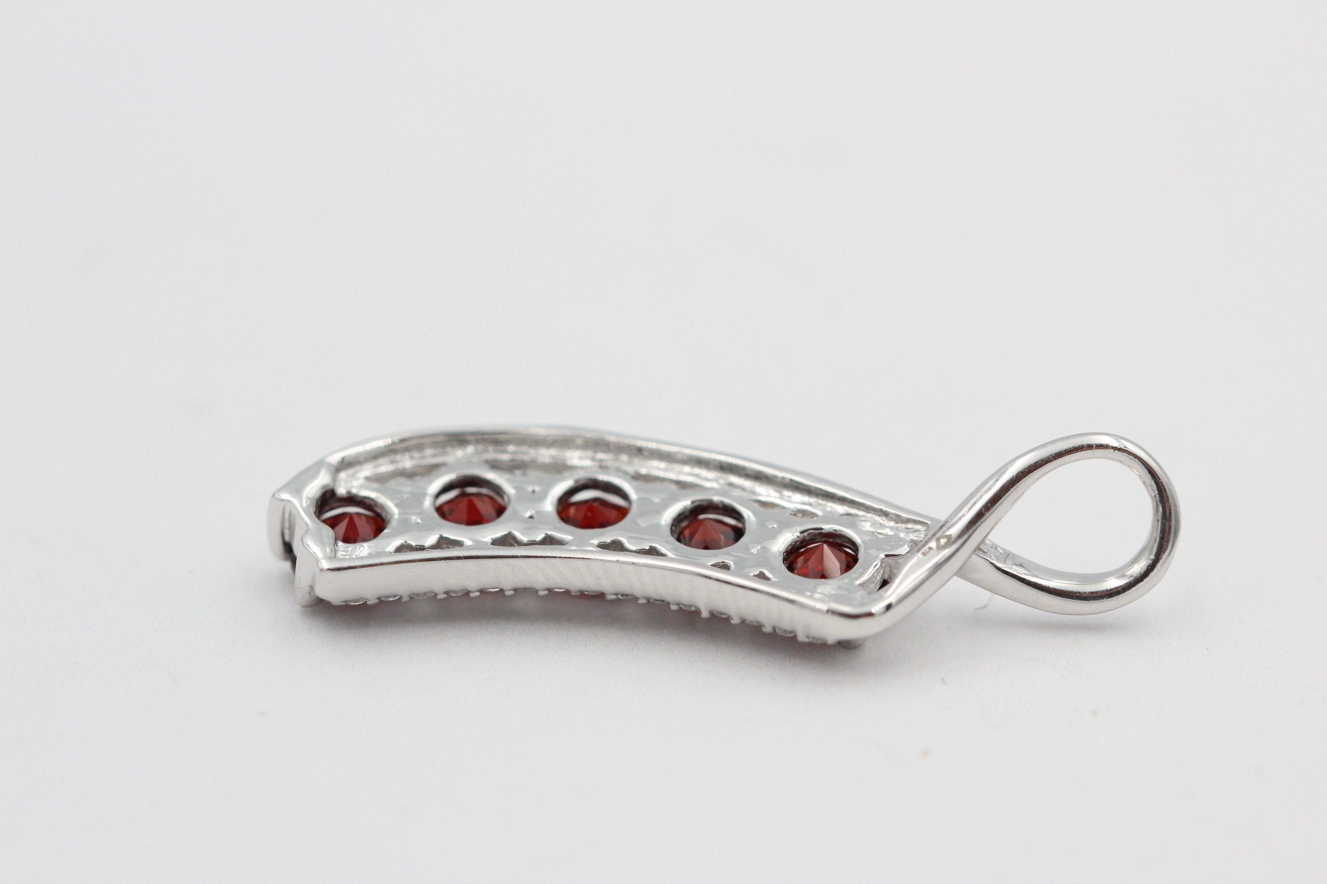 1,55 Carat Granat Anhänger 925 Silber mit Zirkonia  Granatanhänger blutroter Edelstein