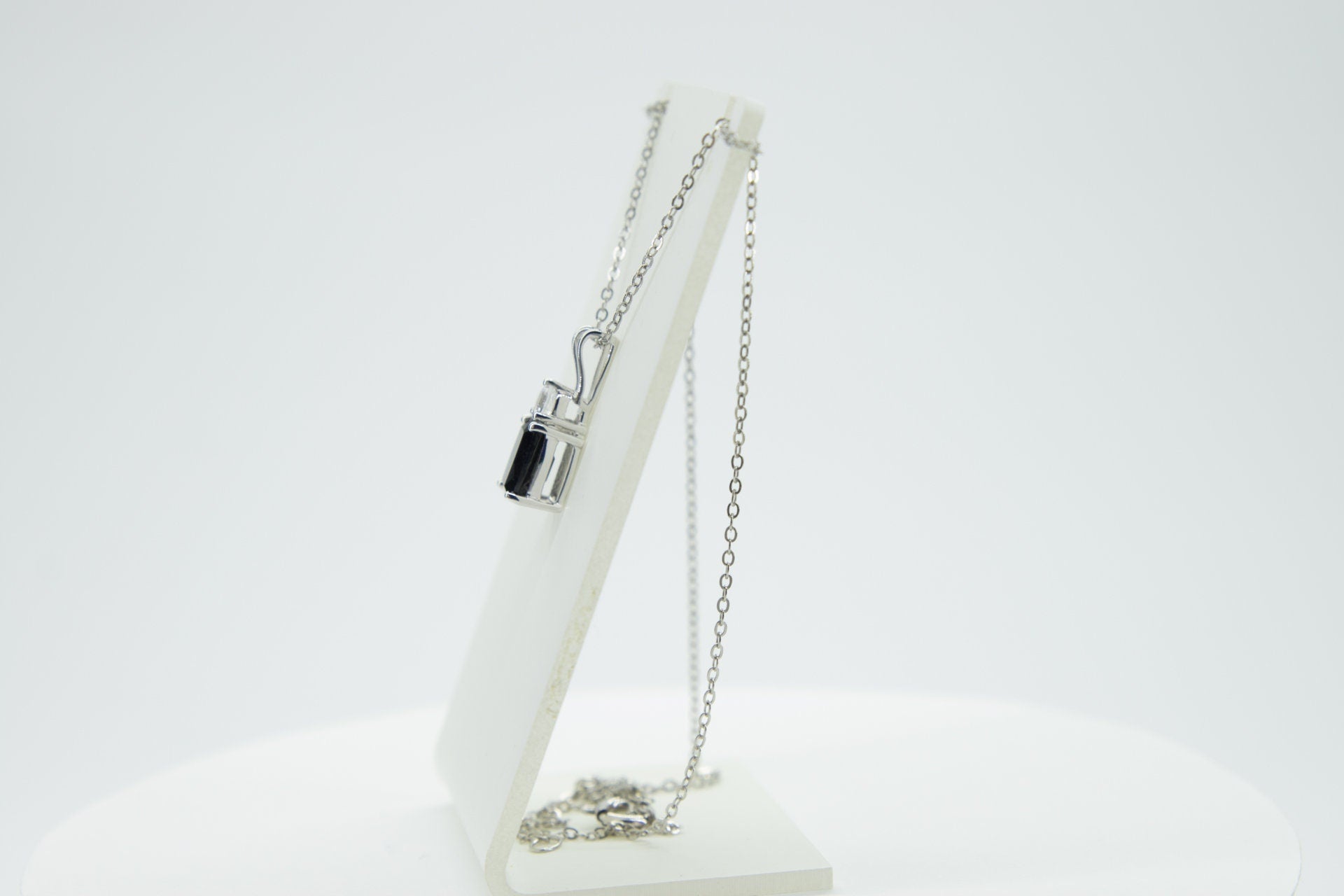 Edler 1,65 Carat schwarzer Spinell Anhanger 925 Silber   Edelstein Spinell und Weißtopas Schmuck