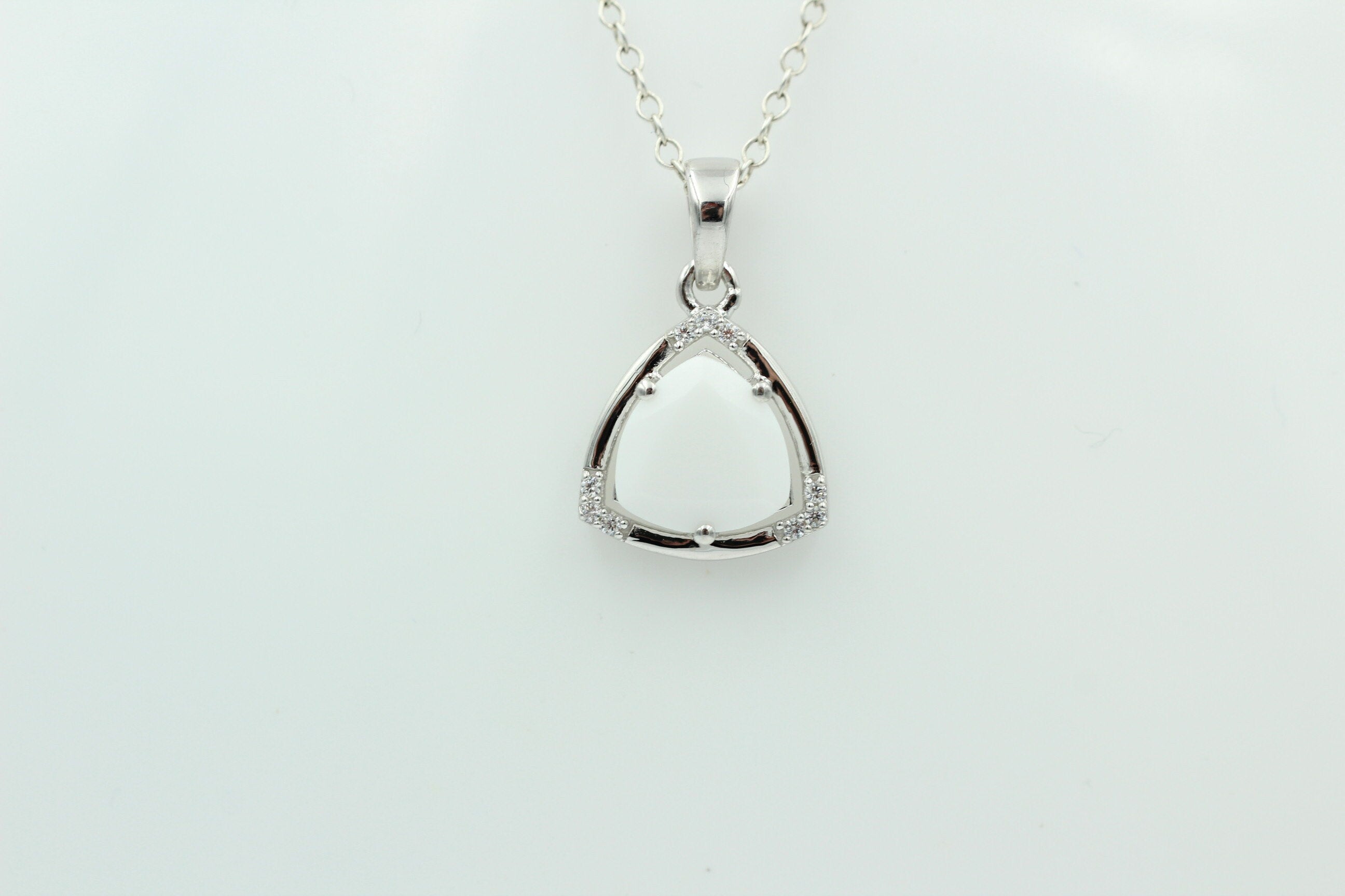 2,25 Carat weißer Onyx mit Zirkonia 925 Silber Kette Onyxanhänger Collier