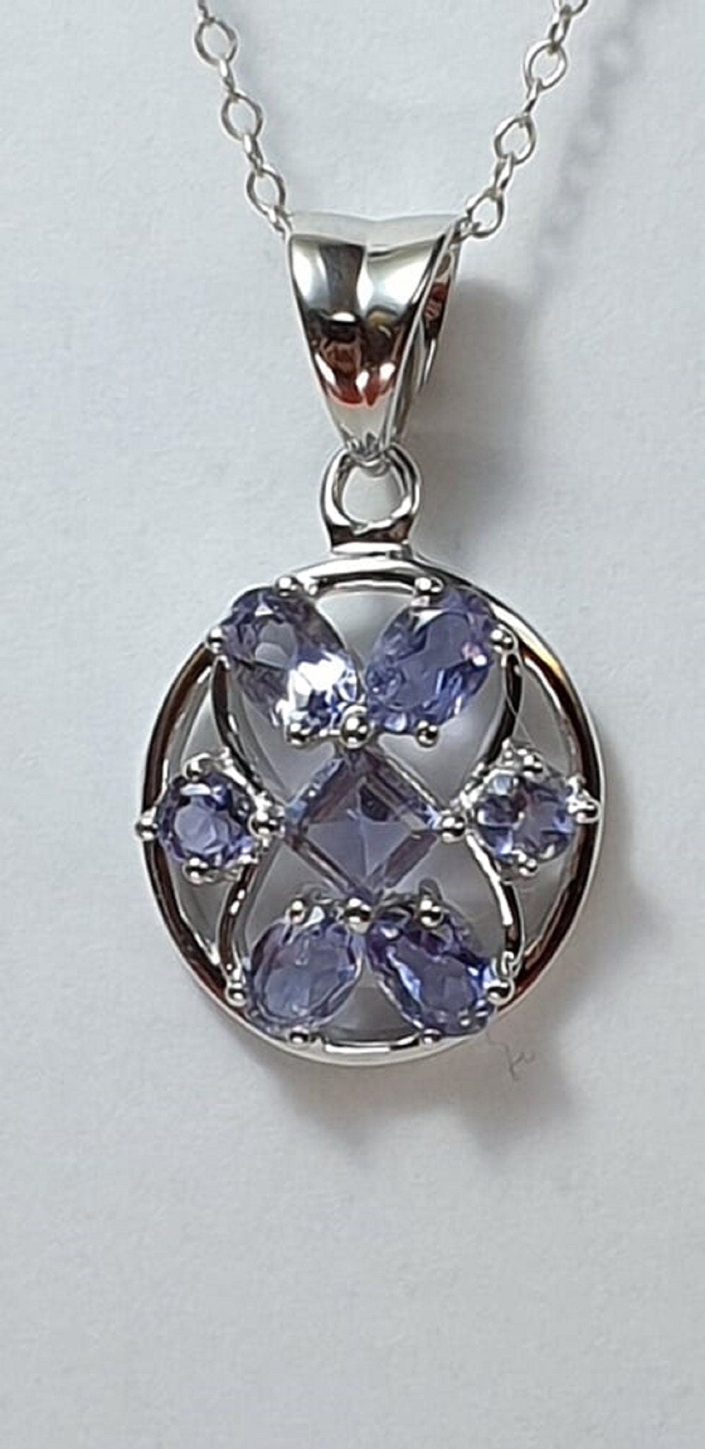 Design pur 3,9 Carat Iolith Anhanger 925 Silber Edel Wassersaphir