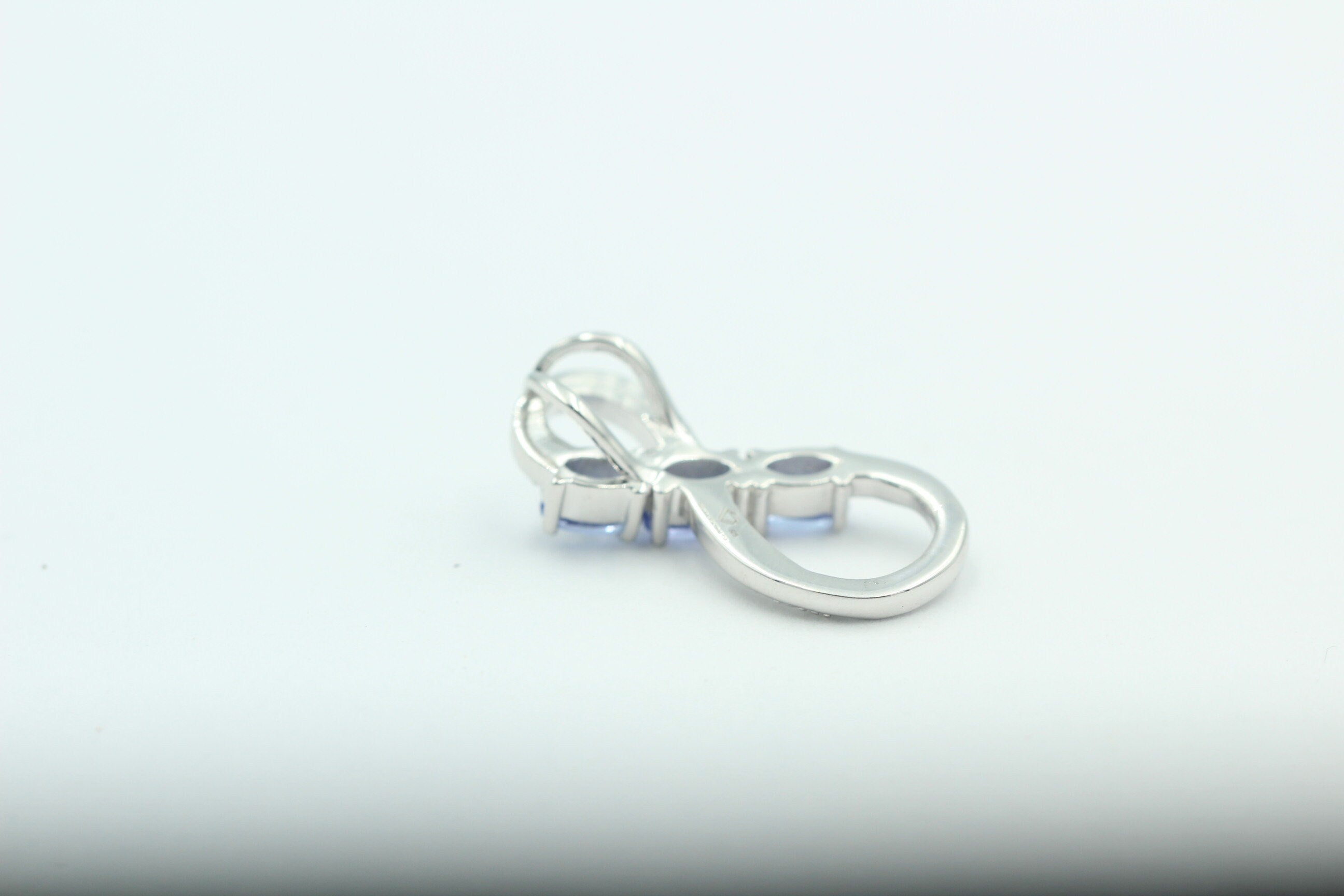 0,72 Carat Tansanit Anhänger Unendlichkeit 925 Silber  Infinity Tansanit aus Afrika