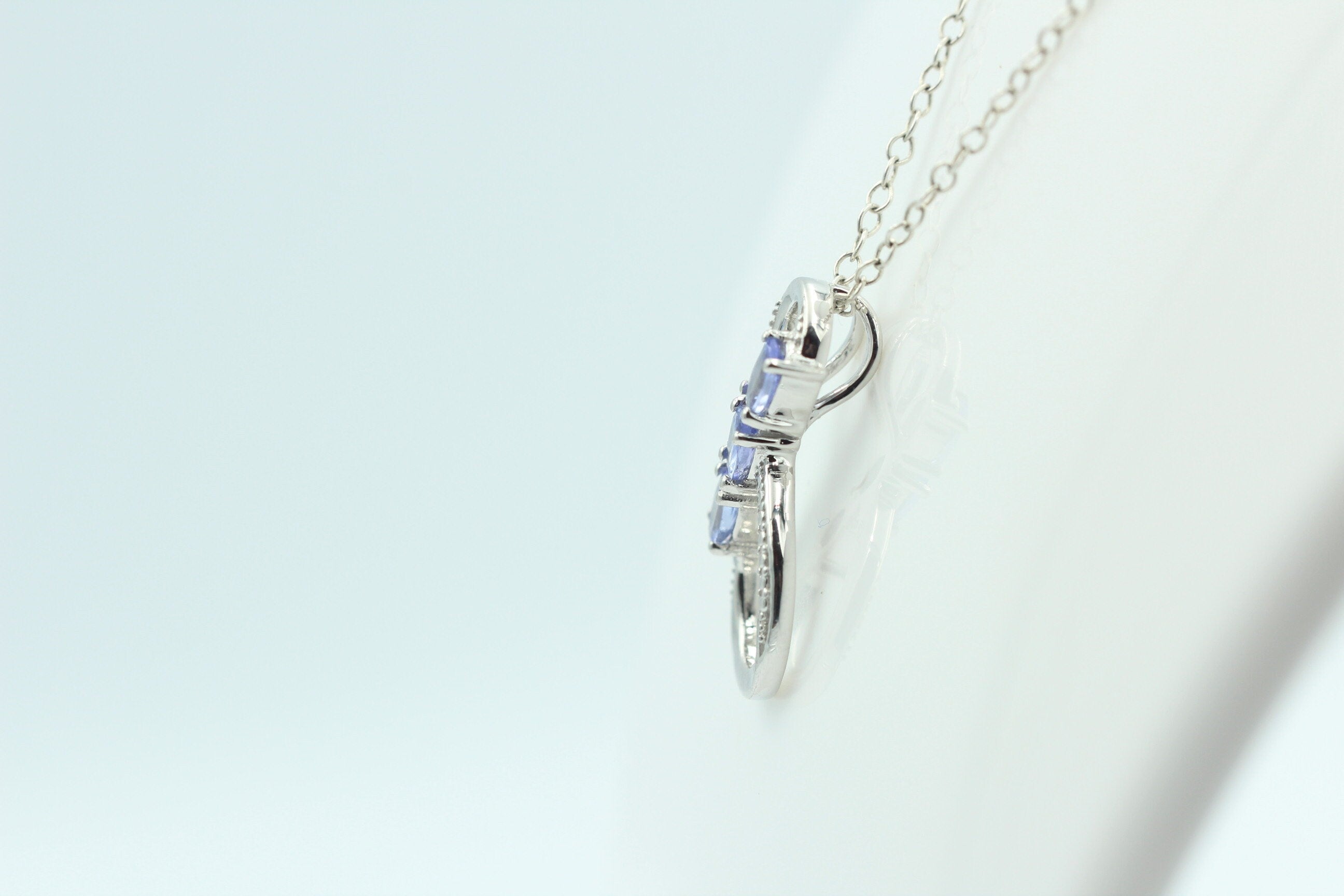 0,72 Carat Tansanit Anhänger Unendlichkeit 925 Silber  Infinity Tansanit aus Afrika
