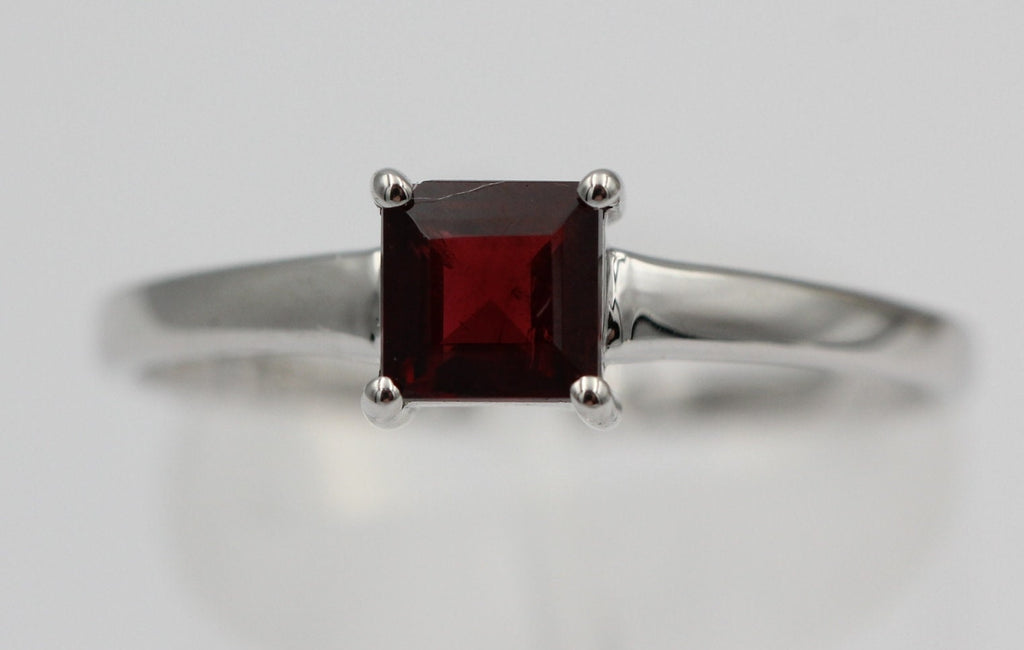Edler 1,15 Carat Granat Ring 925 Silber Fingerring blutrot Grosse  7 / 15 / 45
