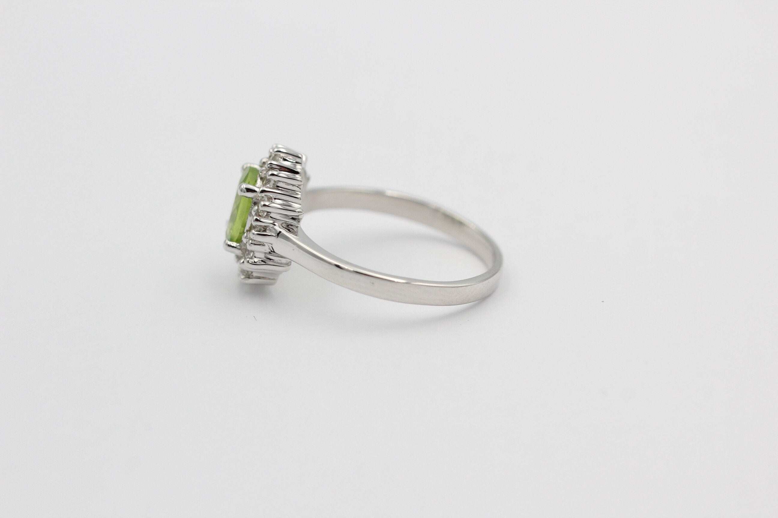 Edler 1,65 Carat Peridot Weiatopas Ring 925 Silber maigraner Olivin 8 / 18 / 57