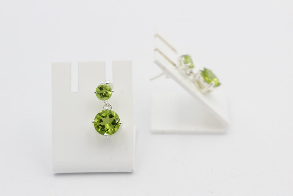 Edle 2,4 Carat Peridot Ohrstecker 925 Silber Ohrschmuck Edelstein Olivin Top