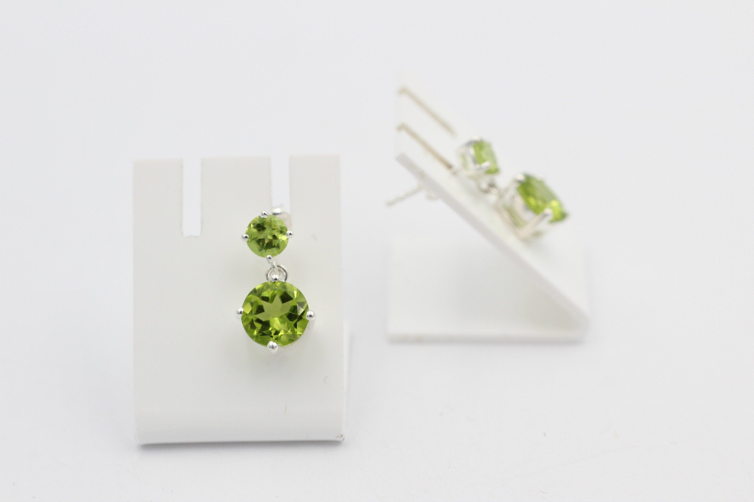 Edle 2,4 Carat Peridot Ohrstecker 925 Silber Ohrschmuck Edelstein Olivin Top