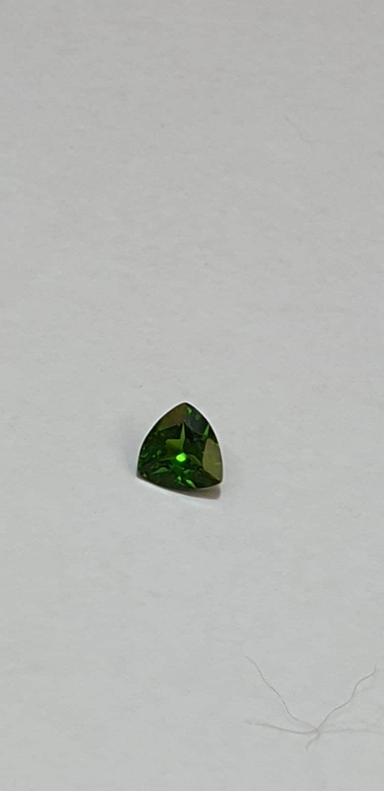 0,72  Carat Chromdiopsid aus Russland AAA Qualitat moosgraner Edelstein Diopsid