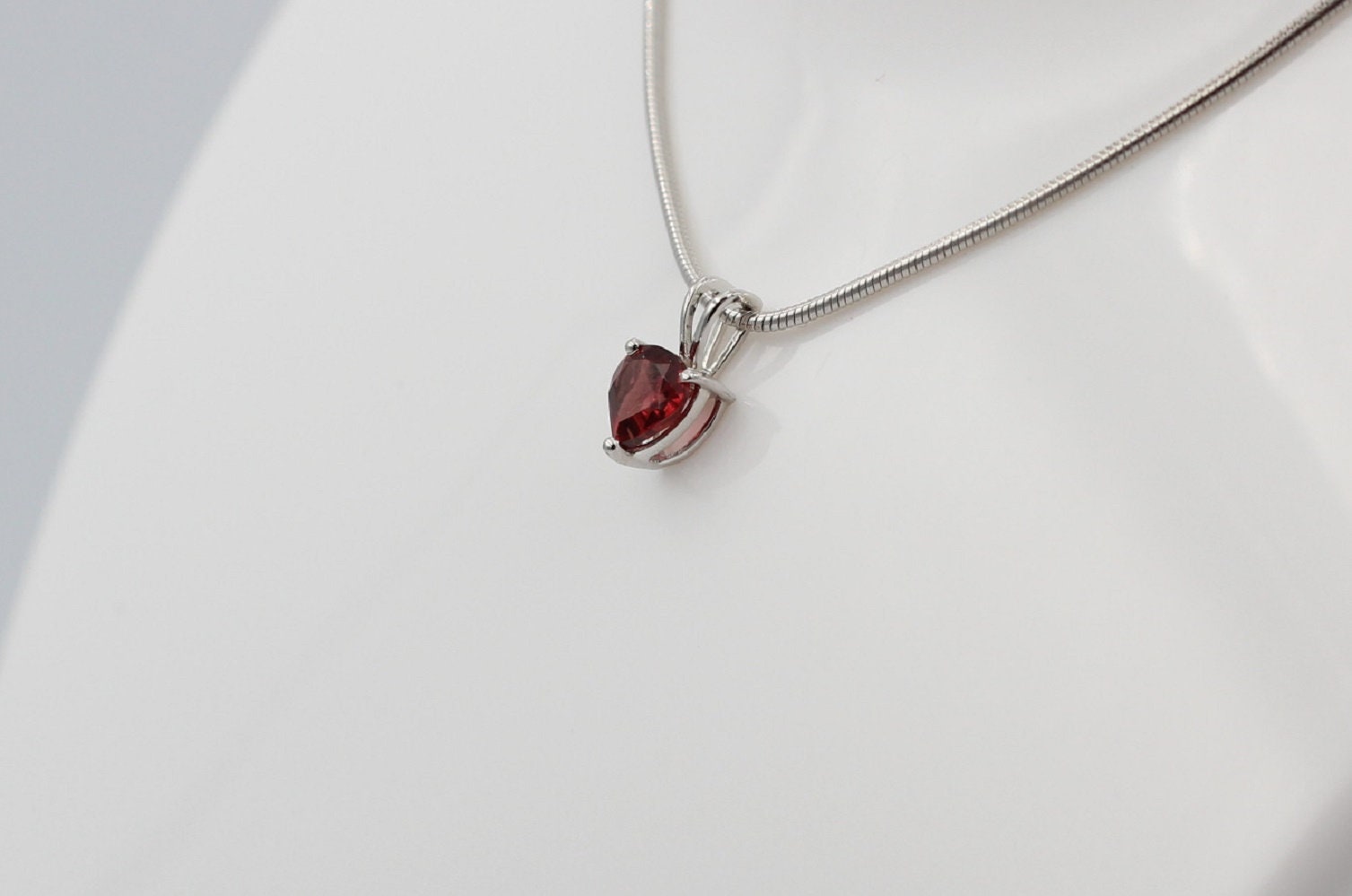 Edler 1,2 Carat Granat Anhänger 925 Silber Collier Kette  Schmuck Blutrot