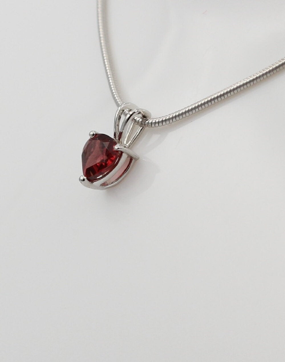 Edler 1,2 Carat Granat Anhänger 925 Silber Collier Kette  Schmuck Blutrot