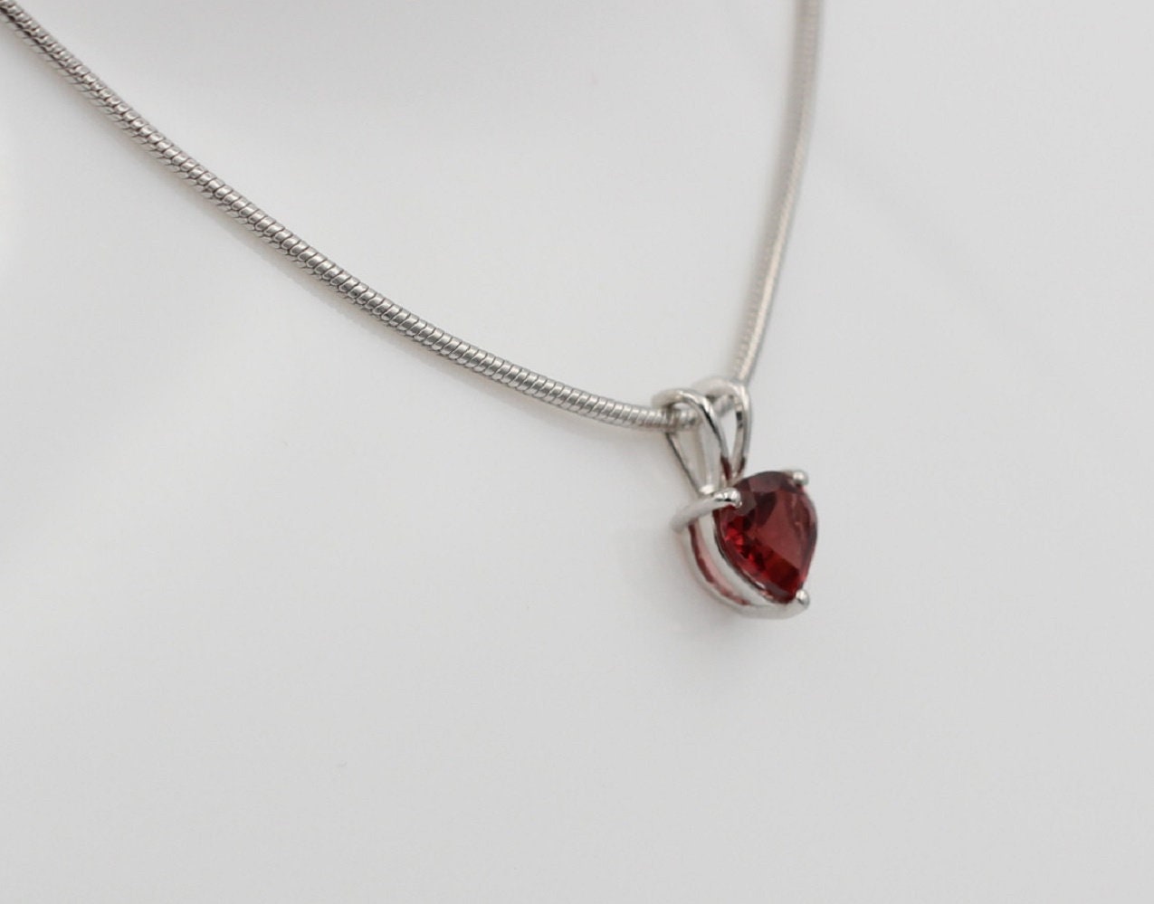 Edler 1,2 Carat Granat Anhänger 925 Silber Collier Kette  Schmuck Blutrot