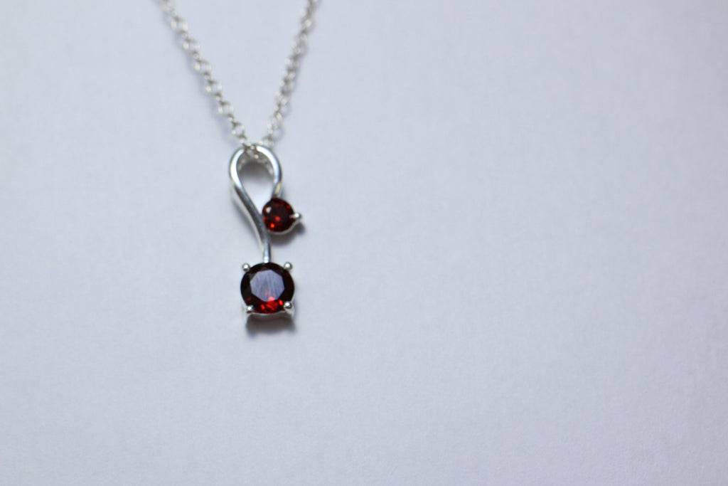Edler 0,7 Cara Granat Anhanger 925 Silber Collier Kette blutroter Granat
