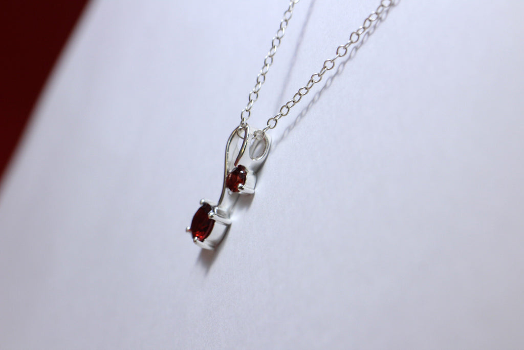 Edler 0,7 Cara Granat Anhanger 925 Silber Collier Kette blutroter Granat