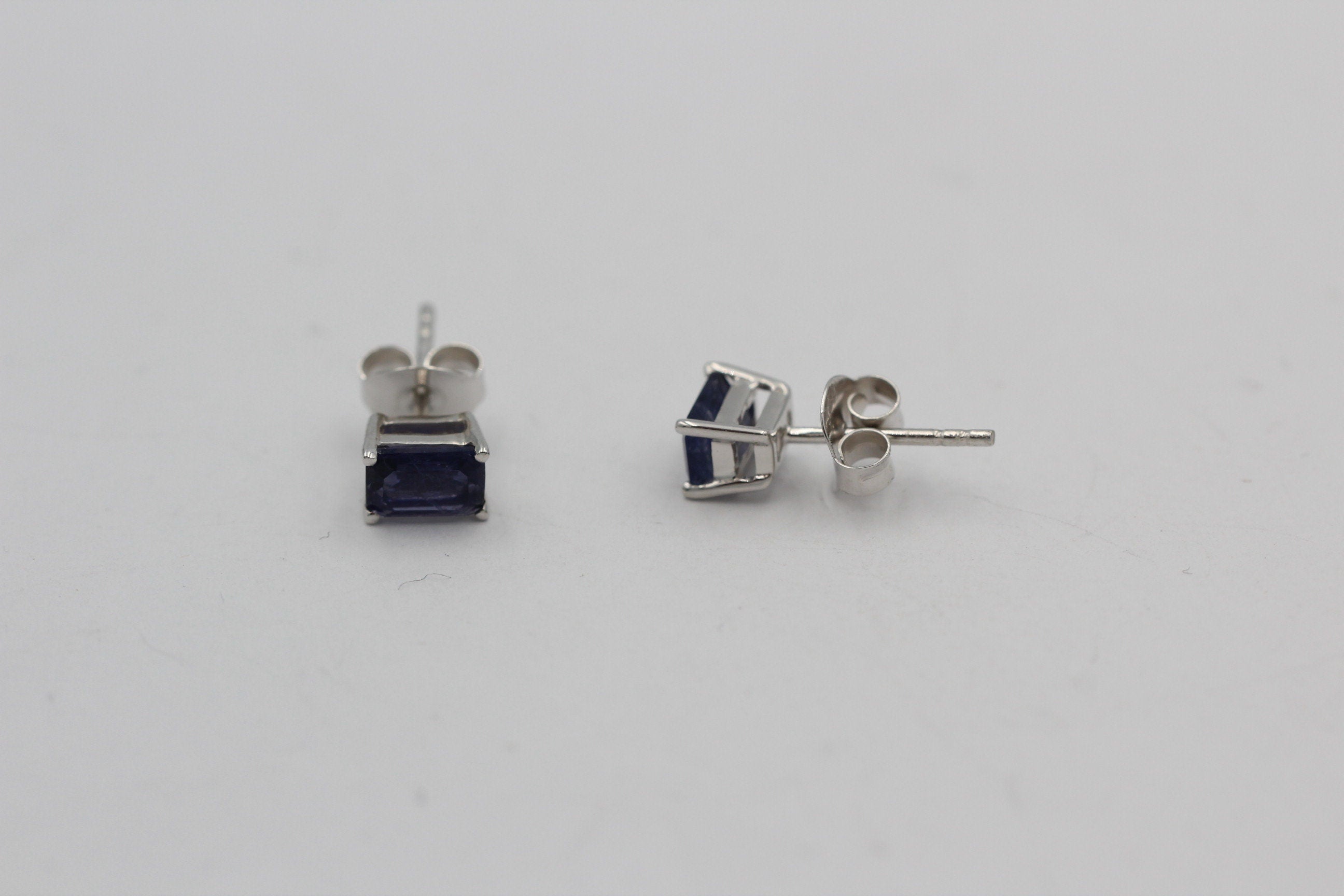 Edle 1,25 Carat Ioltih Ohrstecker 925 Silber Wassersaphir Luchssaphir Edelstein