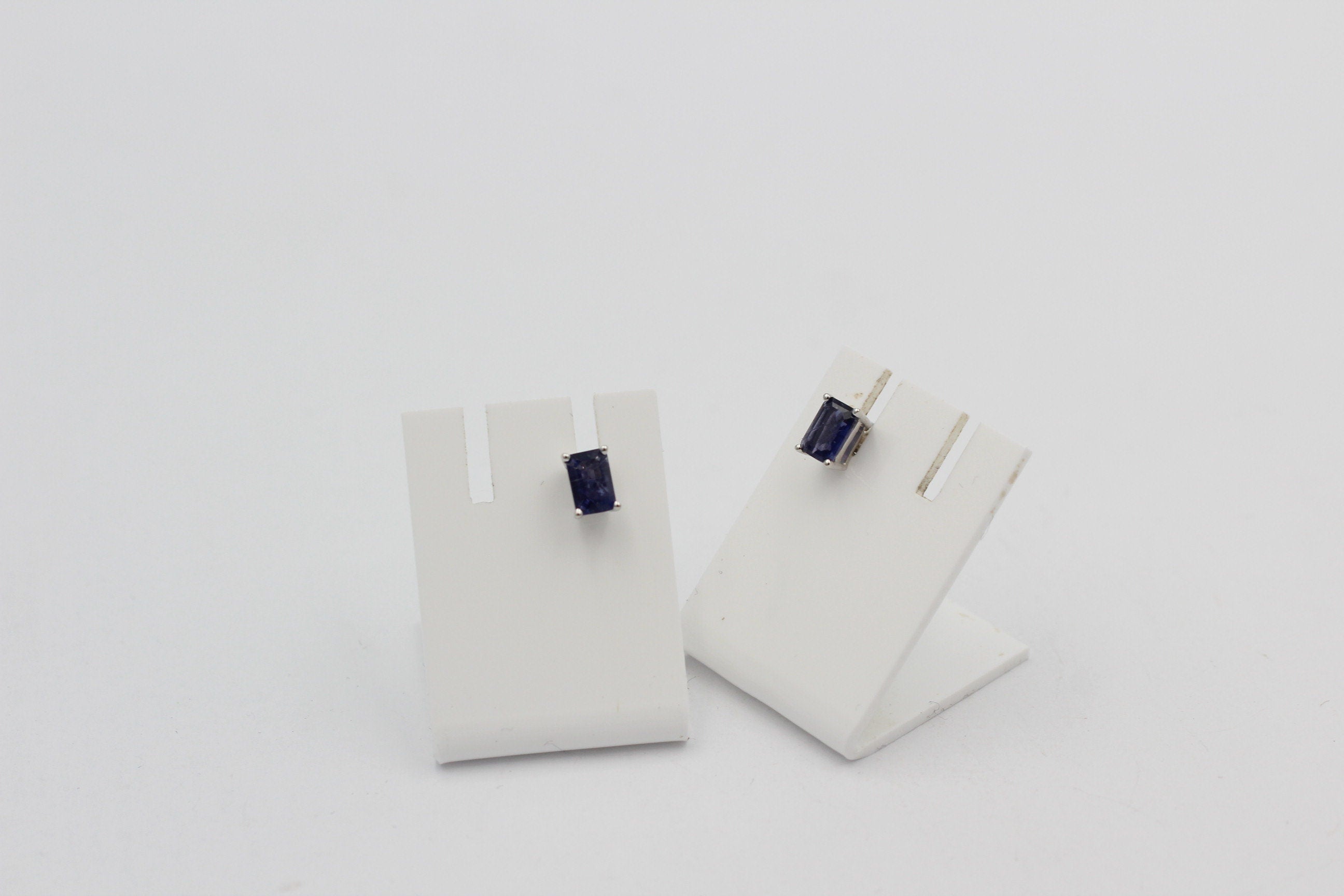 Edle 1,25 Carat Ioltih Ohrstecker 925 Silber Wassersaphir Luchssaphir Edelstein