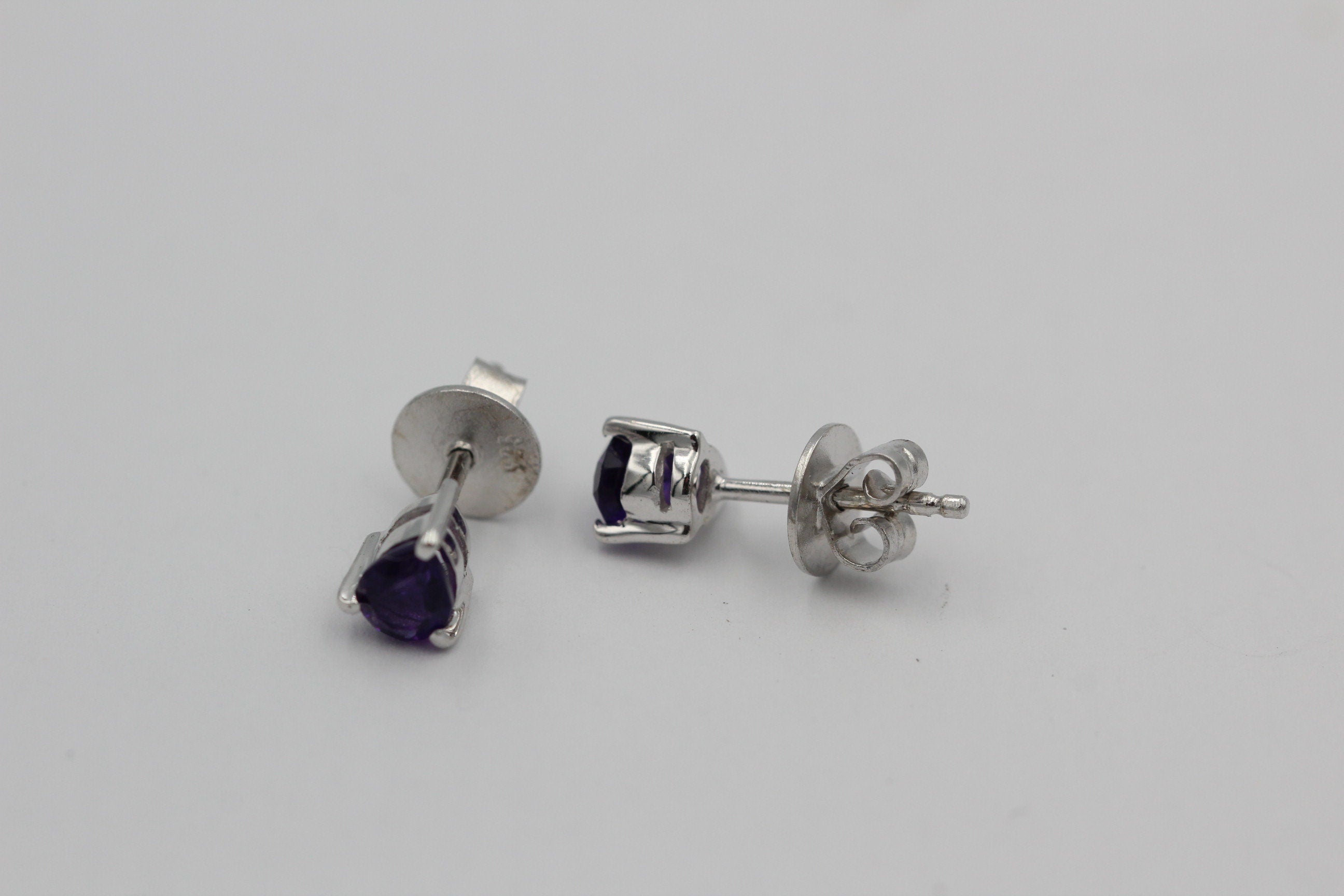 Edle 0,45 Carat Amethyst Ohrstecker Orring 925 Silber Unisex violetter Edelstein