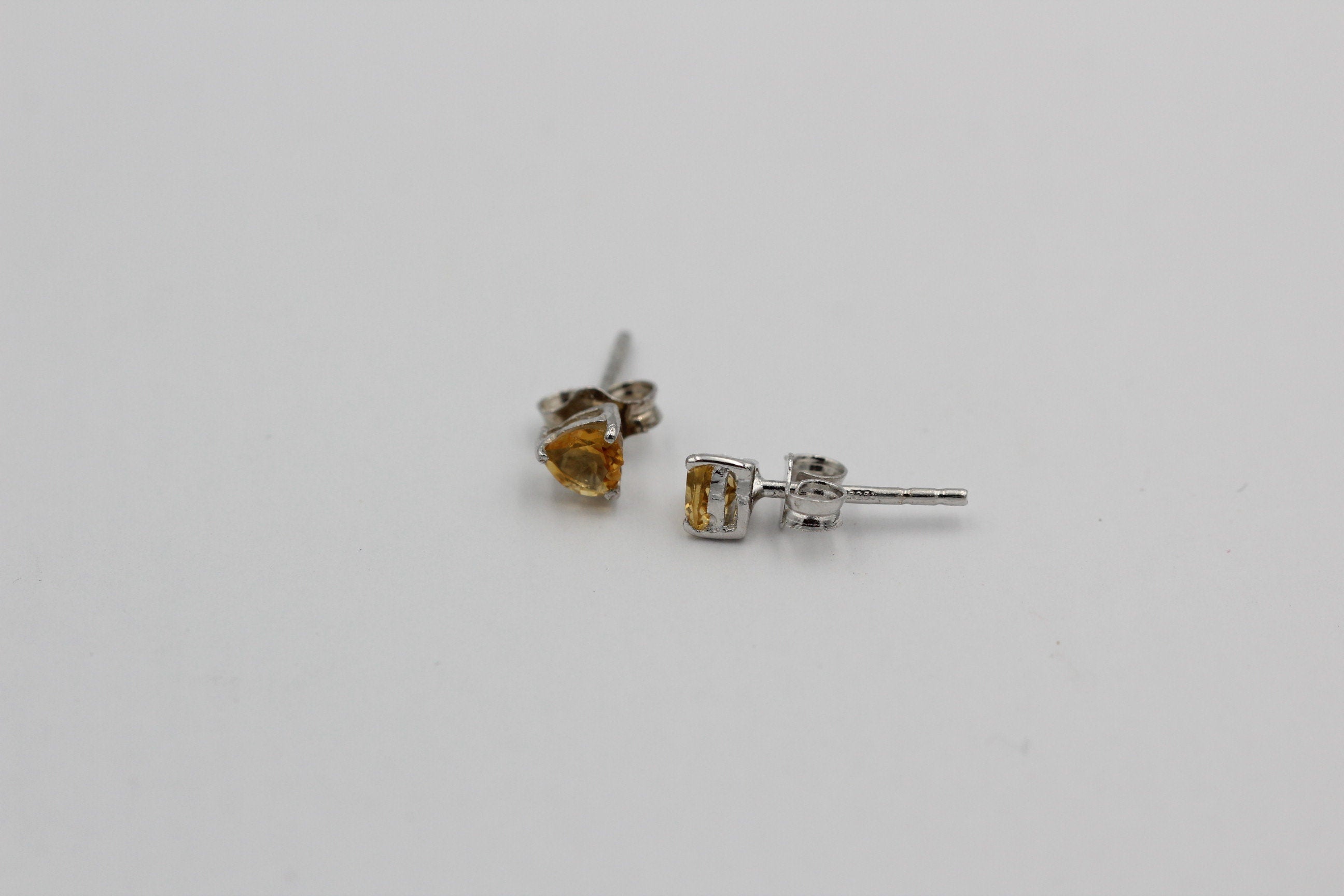 0,49 Carat Herz Citrin Ohrstecker 925 Silber Herzschliff Ohrschmuck Edelstein