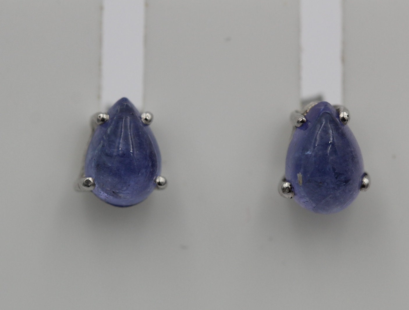 Edle 1,14 Tansanit Ohrstecker 925 Silber Tropfen Cabochon Schliff Afrika Unisex