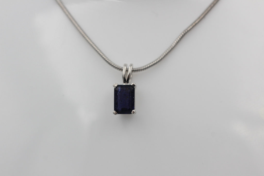 Edler 1,0 Carat Iolith Anhänger 925 Silber Baguett Wassersaphir