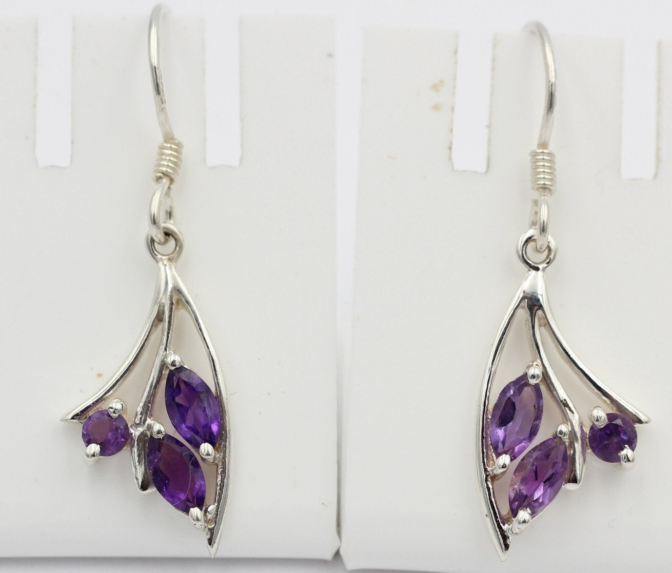 Edle 0,74 Carat Amethyst Ohrhänger 925 Silber violetter Edelstein Amethysschmuck