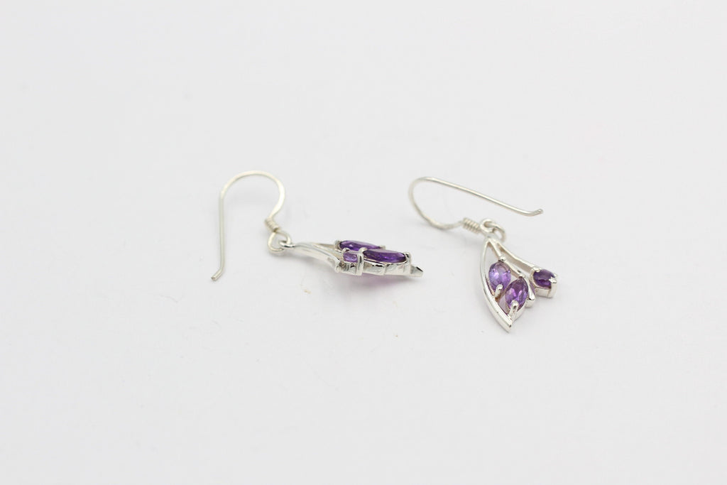 Edle 0,74 Carat Amethyst Ohrhänger 925 Silber violetter Edelstein Amethysschmuck
