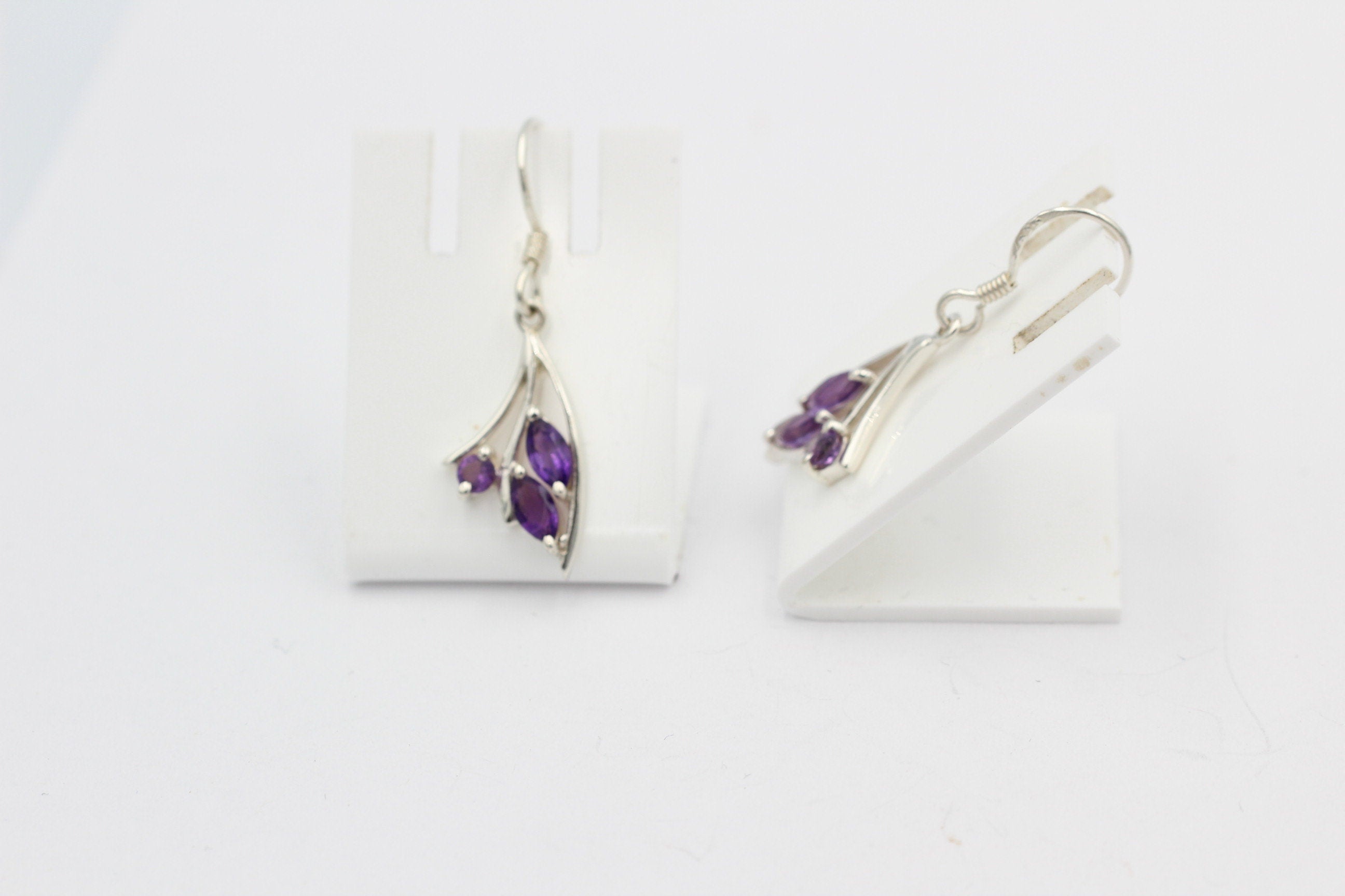 Edle 0,74 Carat Amethyst Ohrhänger 925 Silber violetter Edelstein Amethysschmuck