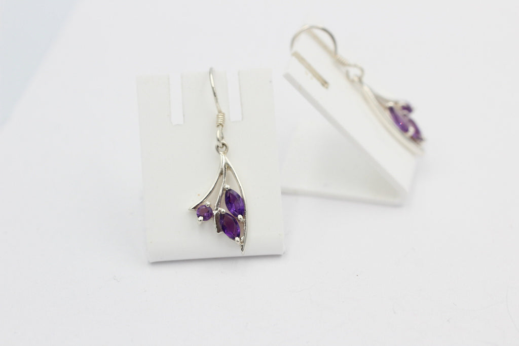 Edle 0,74 Carat Amethyst Ohrhänger 925 Silber violetter Edelstein Amethysschmuck