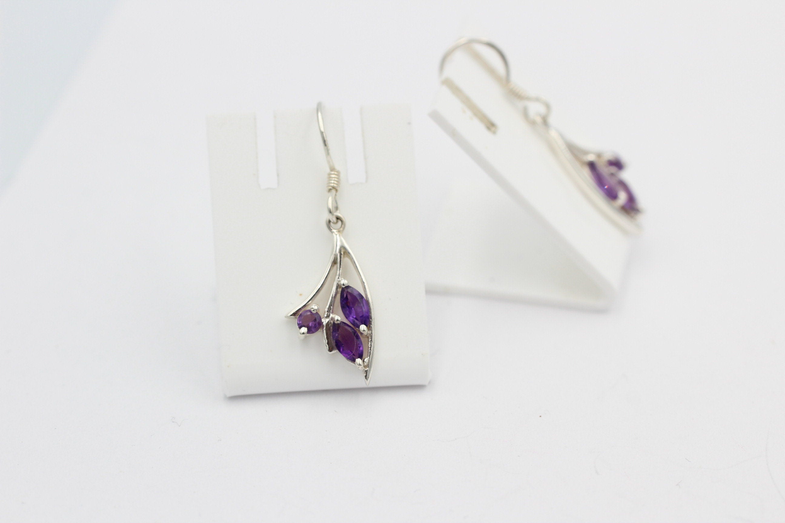 Edle 0,74 Carat Amethyst Ohrhänger 925 Silber violetter Edelstein Amethysschmuck