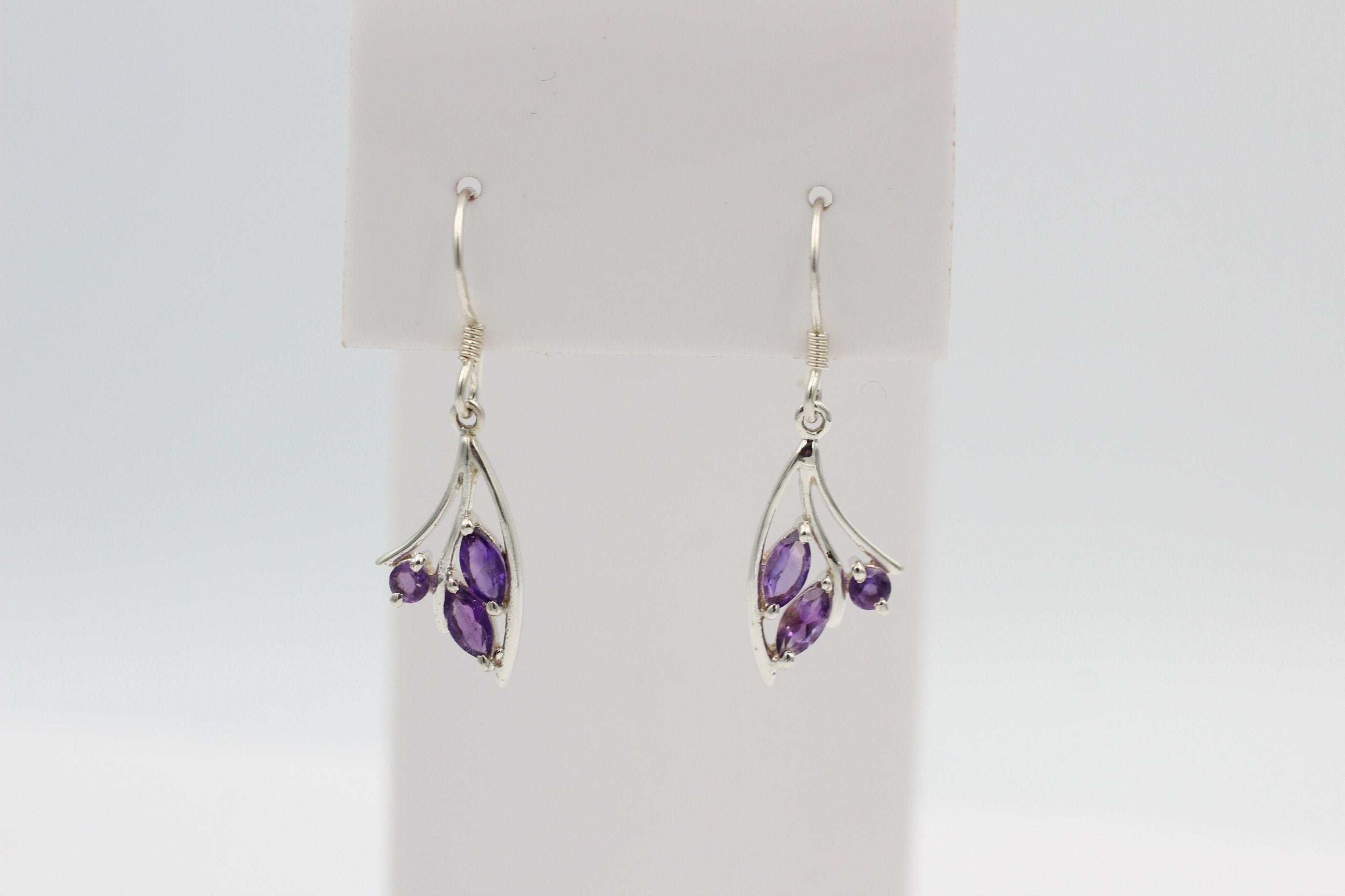 Edle 0,74 Carat Amethyst Ohrhänger 925 Silber violetter Edelstein Amethysschmuck
