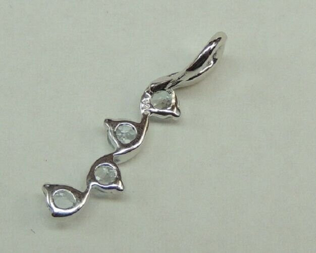 Edler 0,63 Carat Blautoas Anhanger 925 Silber Topas Collier Kette Sky blue Topas