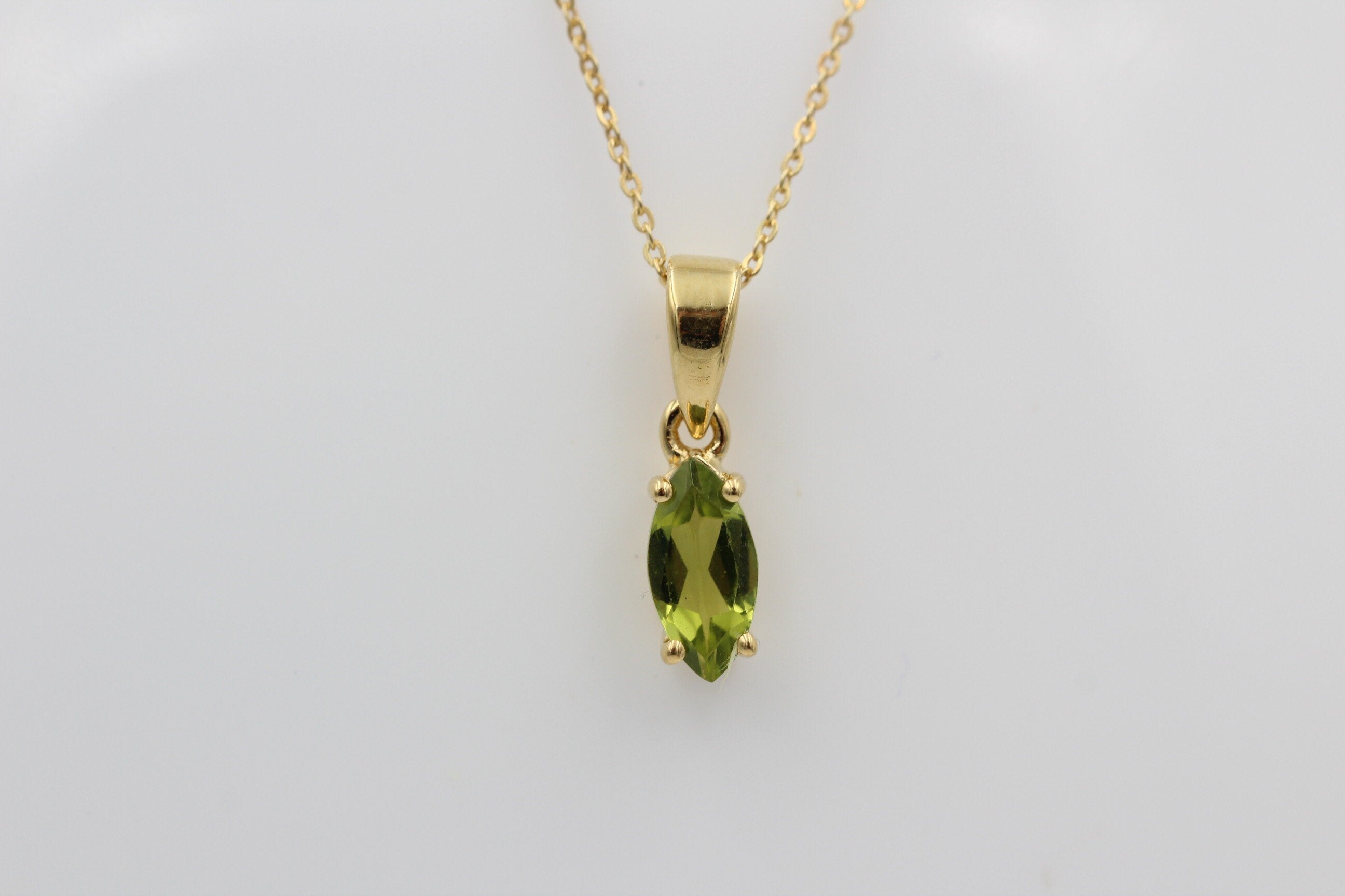 1,1 Carat Peridot Anhänger Marquiseschliff 925 Silber Collier Kette vergoldet