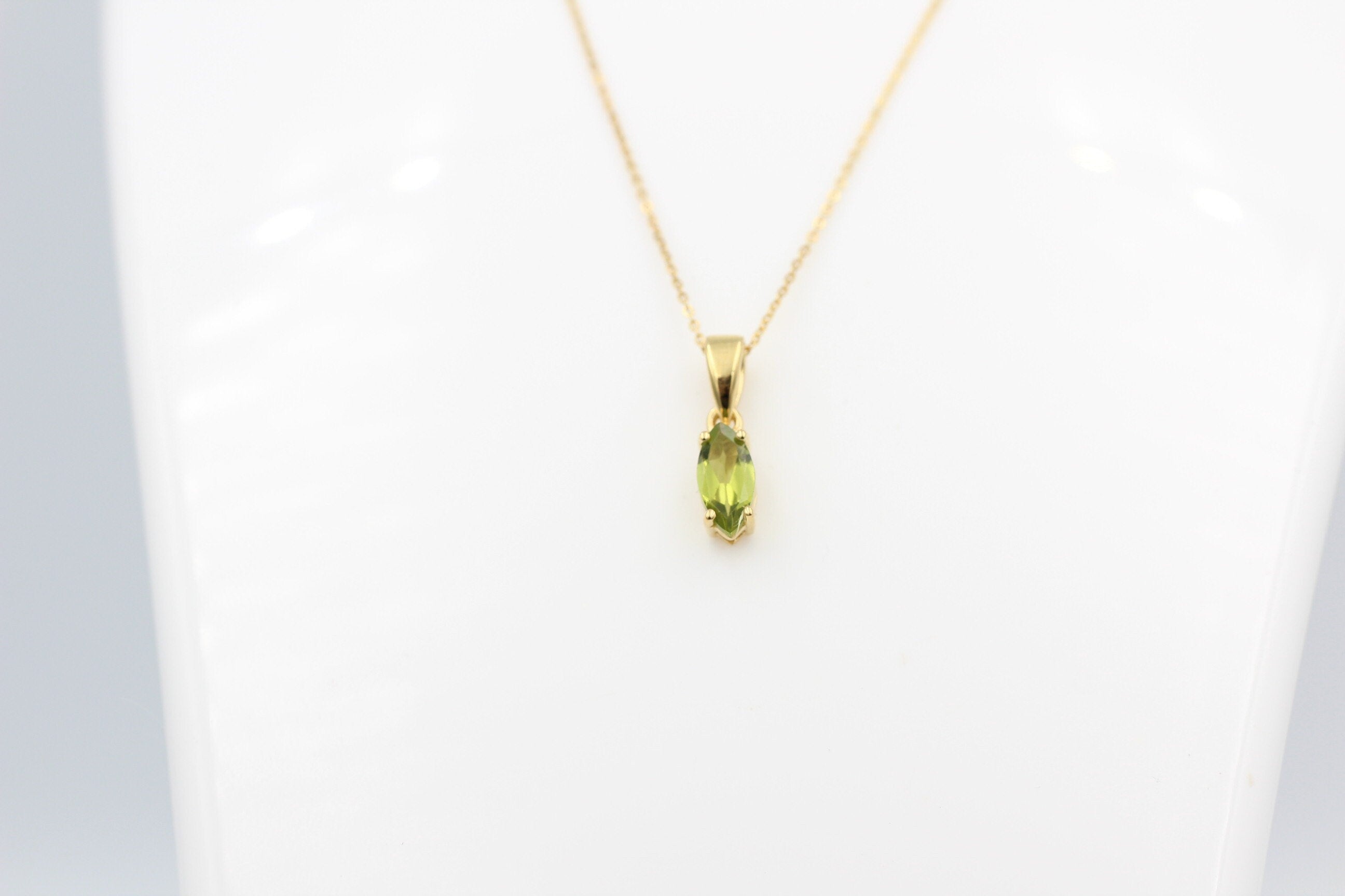 1,1 Carat Peridot Anhänger Marquiseschliff 925 Silber Collier Kette vergoldet