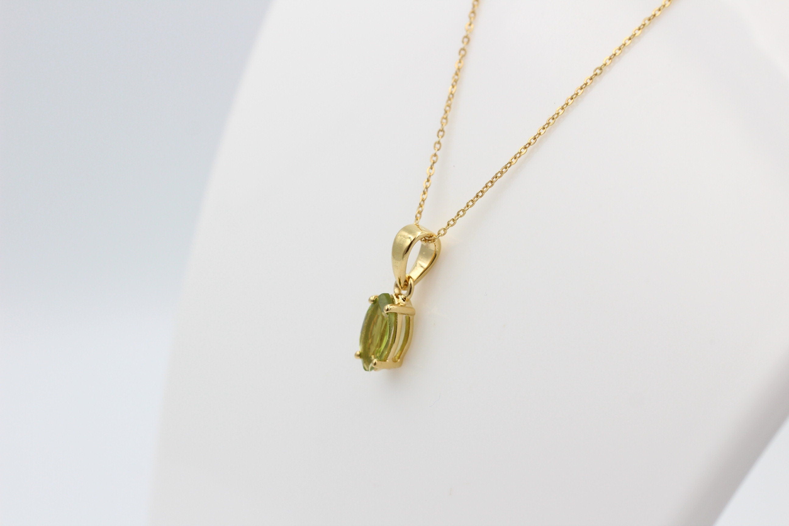 1,1 Carat Peridot Anhänger Marquiseschliff 925 Silber Collier Kette vergoldet