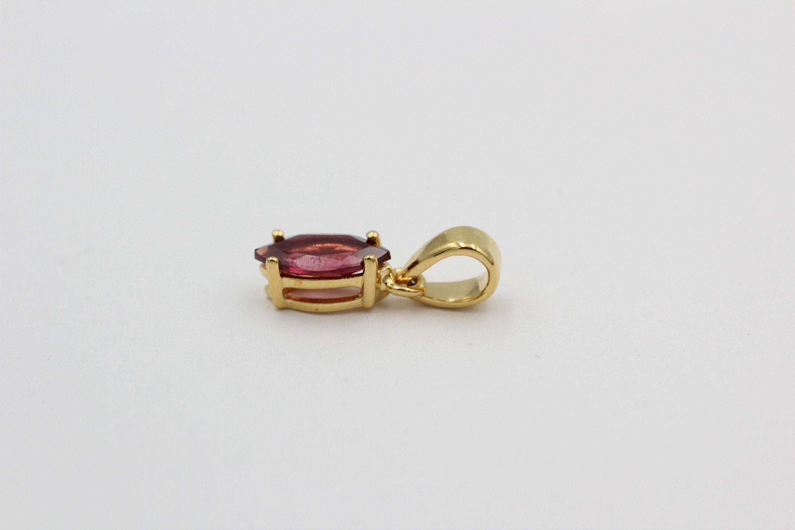 1,15 Carat Granat Anhänger Marquiseschliff 925 Silber Collier Kette vergoldet