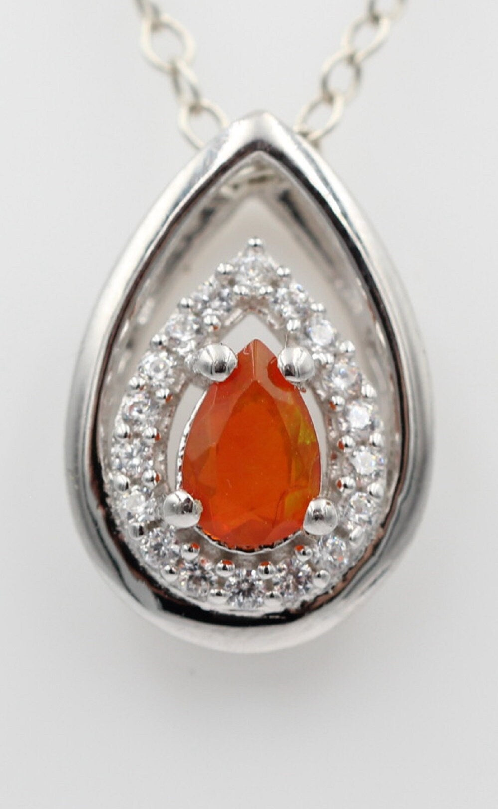 Edler 0,51 Carat orange äthiopischer Opal Anhänger 925 Silber  Welo Opal aus Afrika