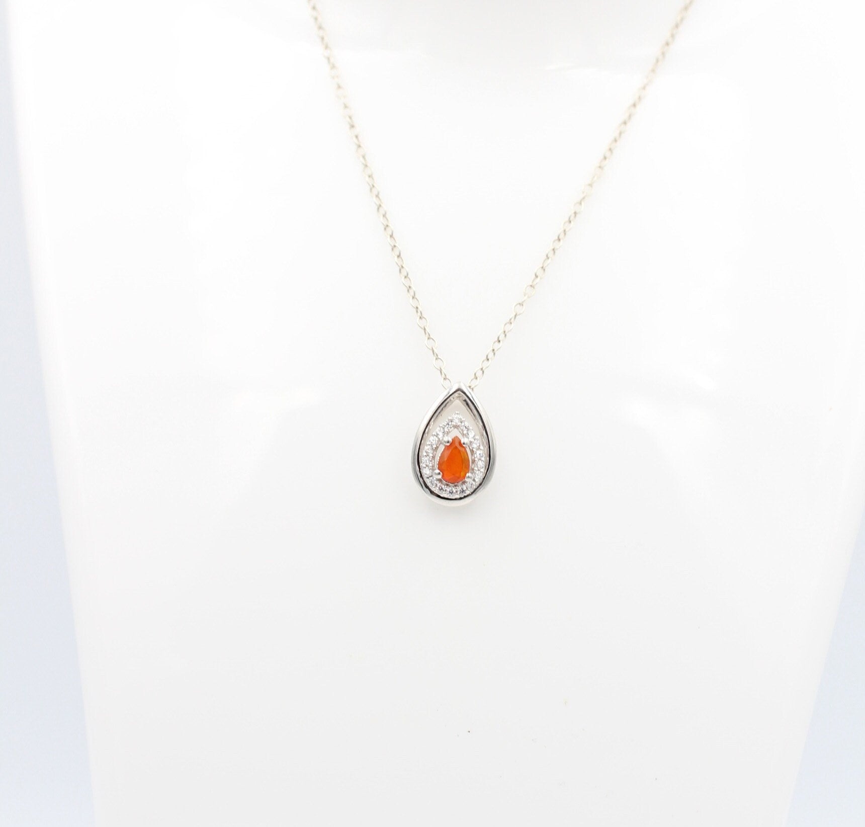 Edler 0,51 Carat orange äthiopischer Opal Anhänger 925 Silber  Welo Opal aus Afrika