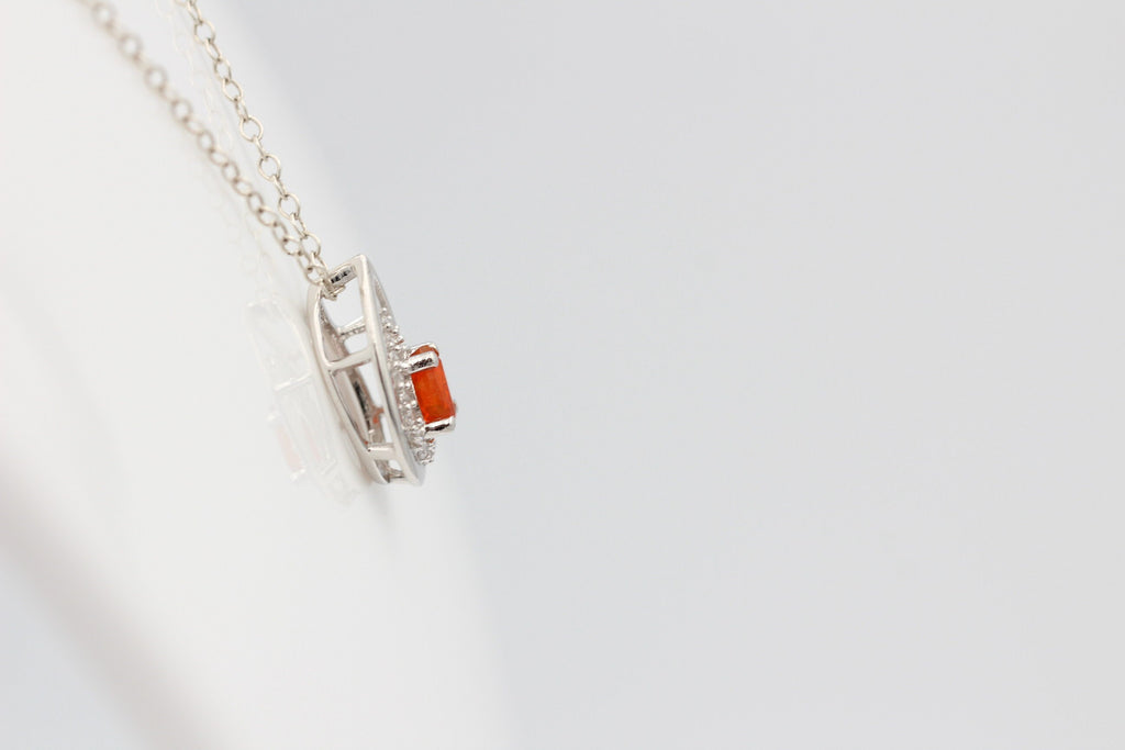 Edler 0,51 Carat orange äthiopischer Opal Anhänger 925 Silber  Welo Opal aus Afrika