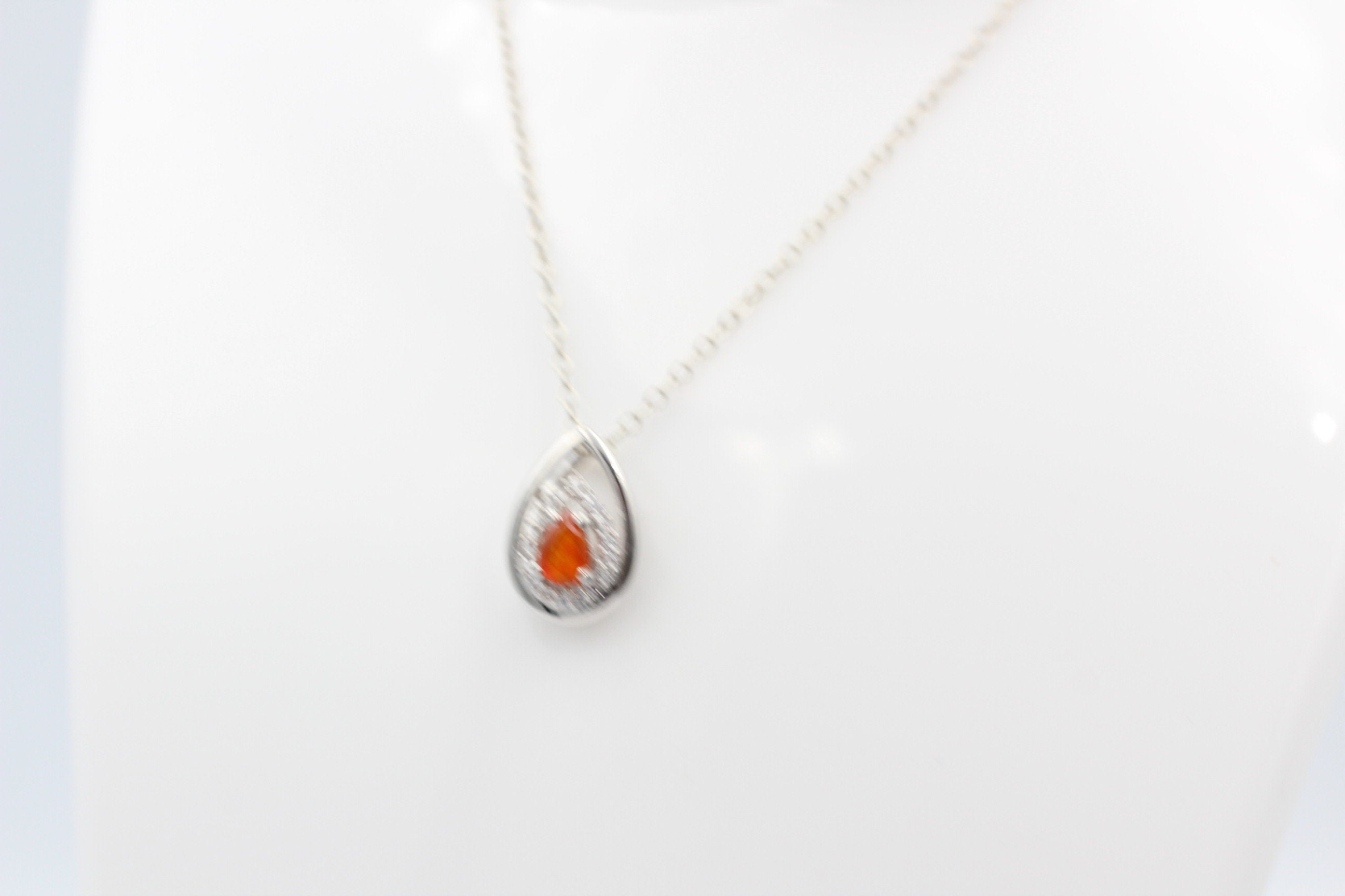 Edler 0,51 Carat orange äthiopischer Opal Anhänger 925 Silber  Welo Opal aus Afrika
