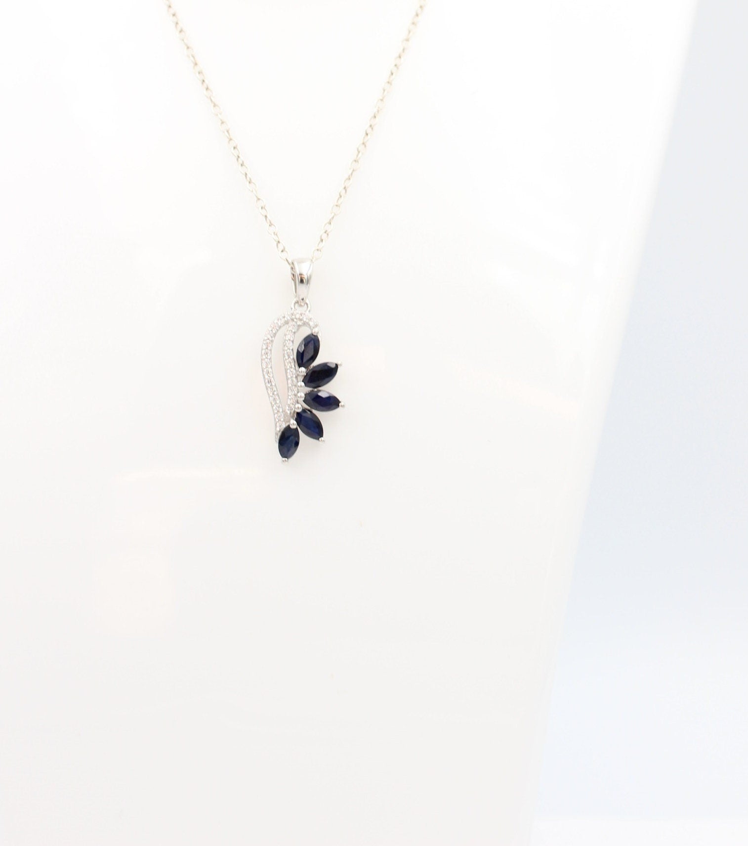 1,26 Carat blauer Saphir Anhänger 925 Silber Collier Kette Saphirschmuck Top