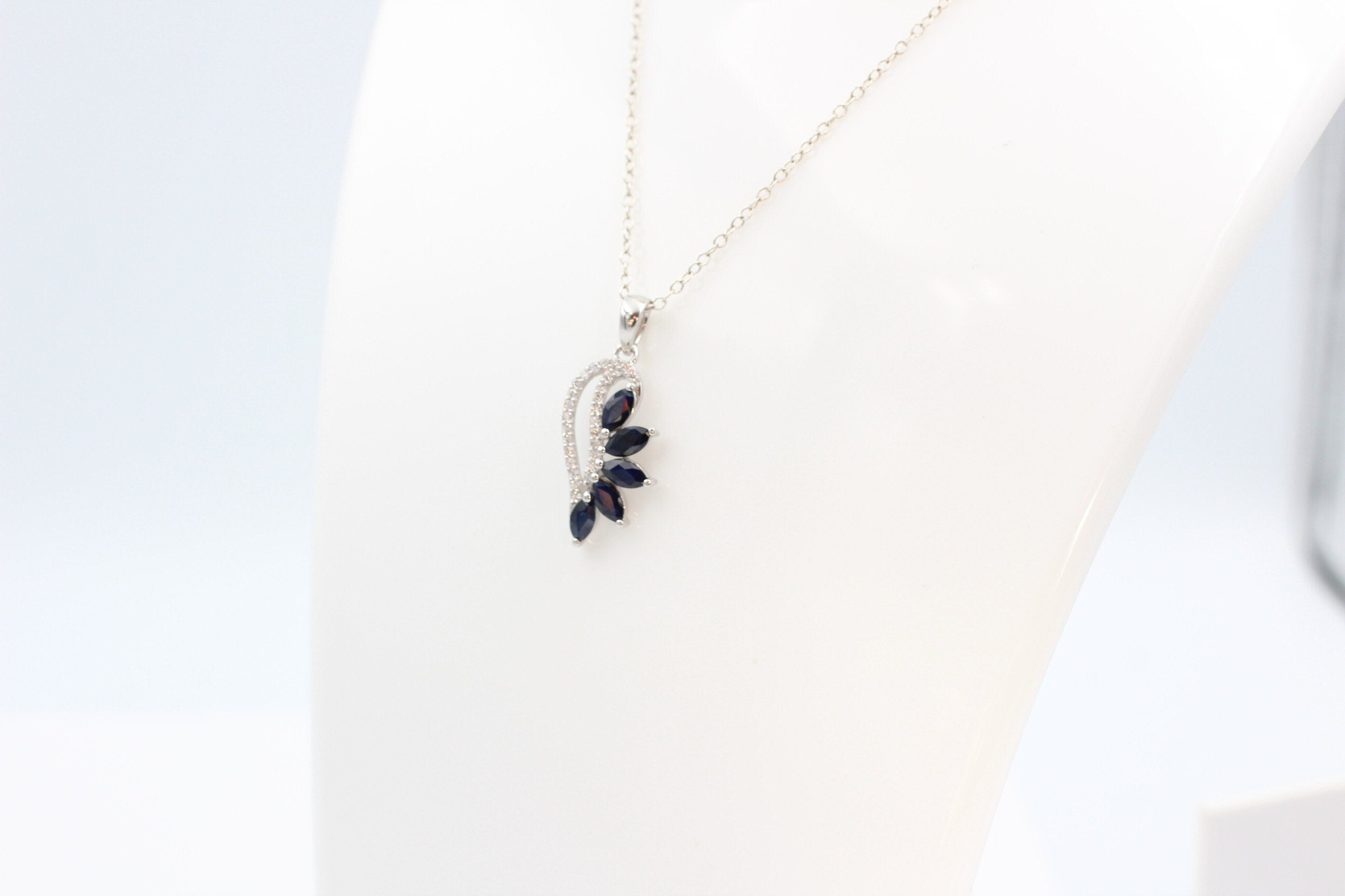 1,26 Carat blauer Saphir Anhänger 925 Silber Collier Kette Saphirschmuck Top