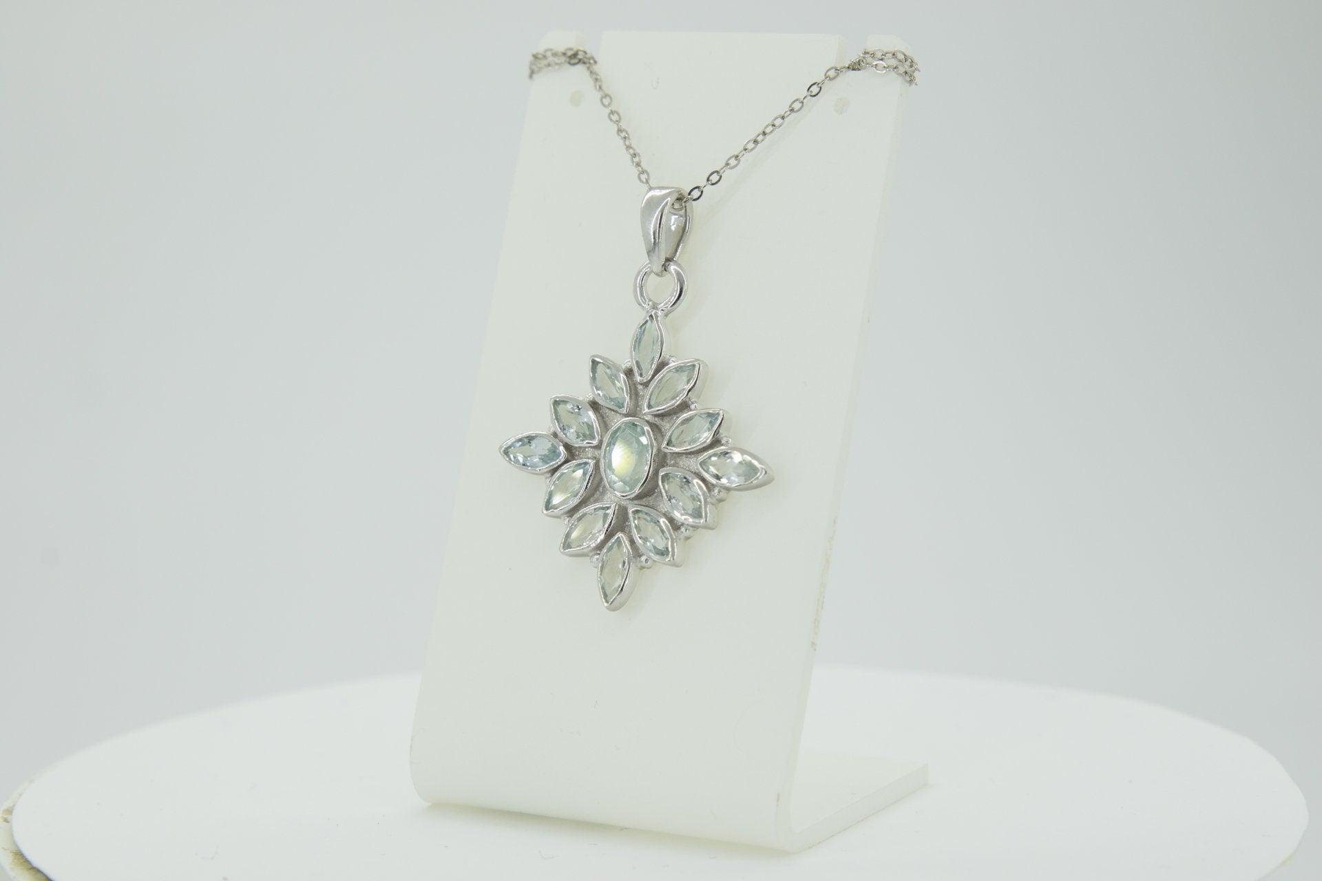 3,7 Carat Blautopas Anhanger 925 Silber Collier Kette sky blue Topas  Topf Edel