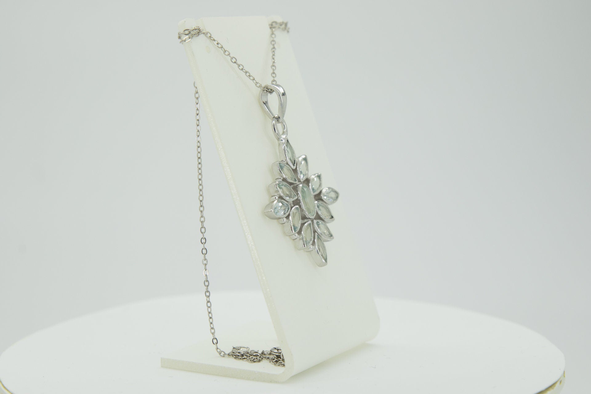 3,7 Carat Blautopas Anhanger 925 Silber Collier Kette sky blue Topas  Topf Edel