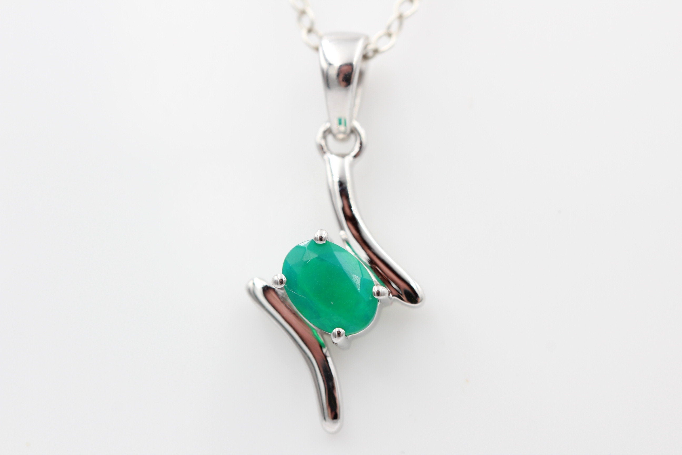 0,72 Carat grüner äthiopischer Opal Anhänger 925  Silber aus Afrika Welo Opal