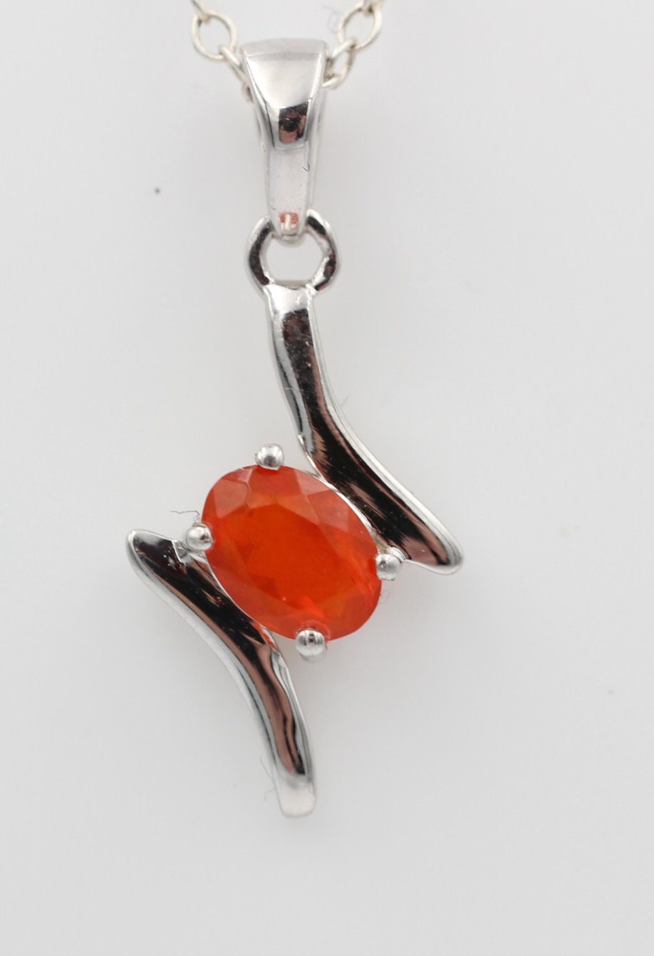 0,72 Carat orange äthiopische Opal Anhänger 925 Silber Welo Opal seltener Opal aus Afrika