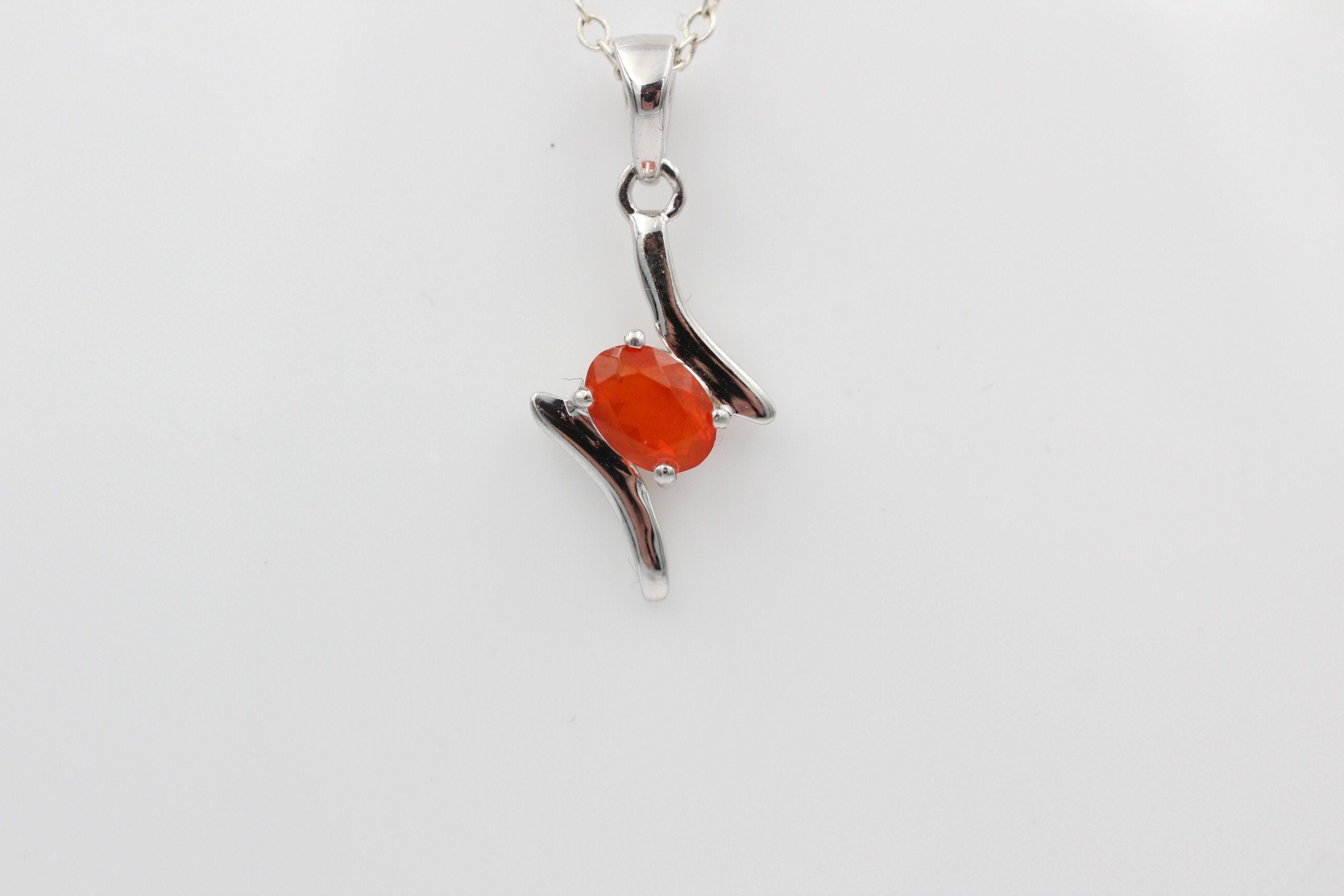 0,72 Carat orange äthiopische Opal Anhänger 925 Silber Welo Opal seltener Opal aus Afrika