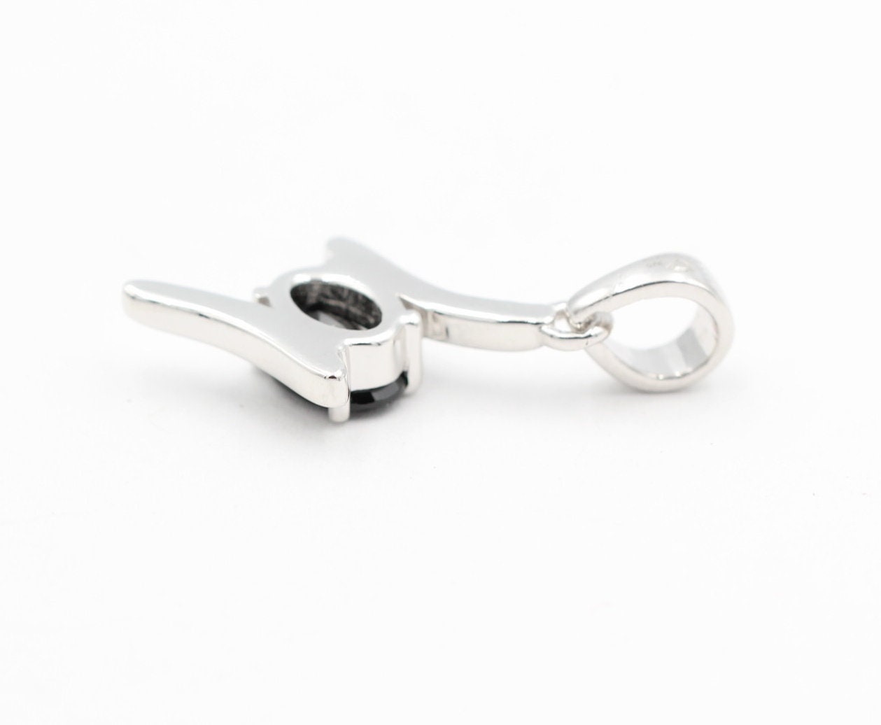 0,72 Carat schwarzer Onyx Anhänger 925 Silber Collier Kette schwarzer Edelstein