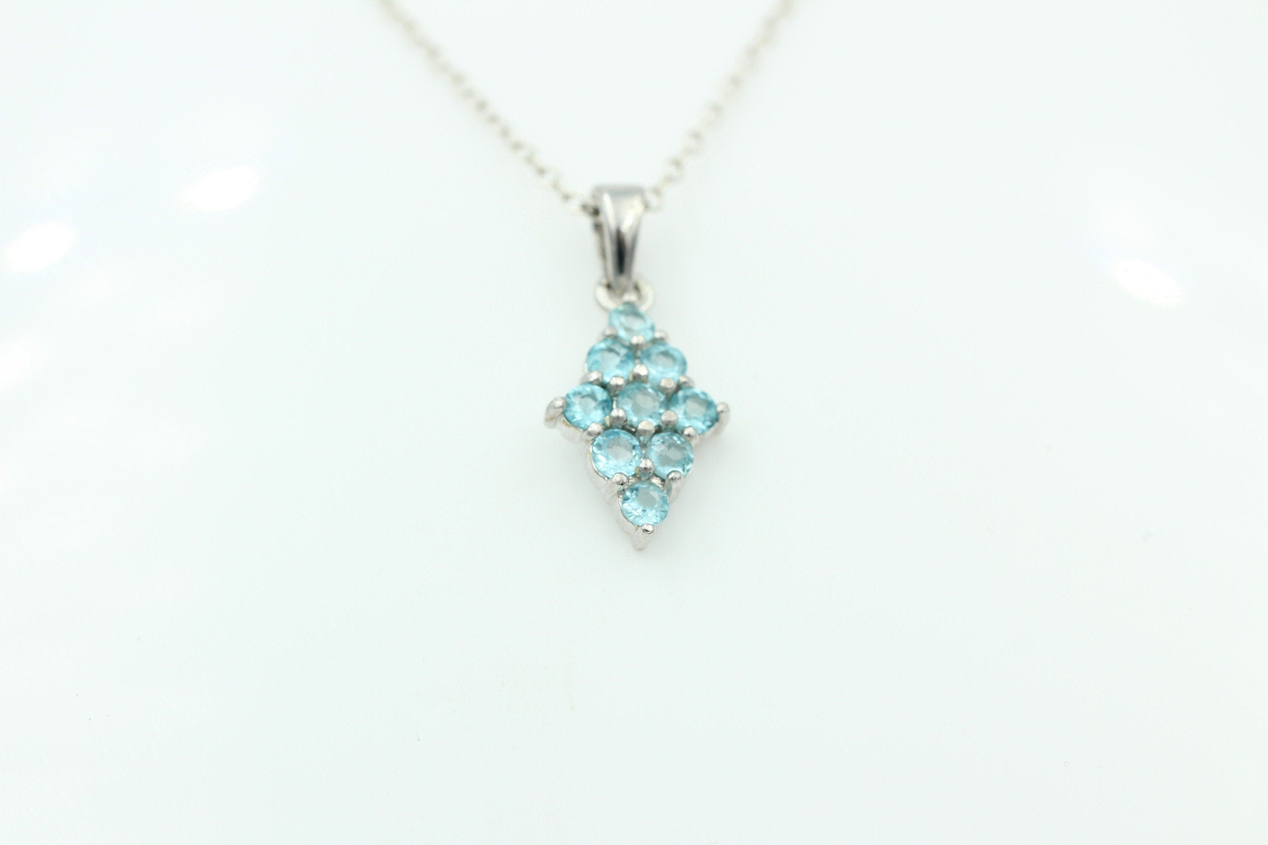 1,63 Carat Apatit Anhänger 925 Silber Collier Kette seltener Apatit