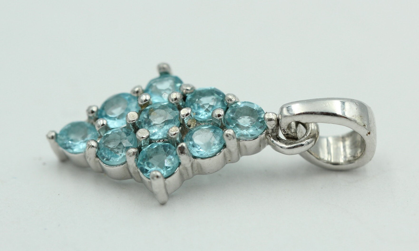 1,63 Carat Apatit Anhänger 925 Silber Collier Kette seltener Apatit