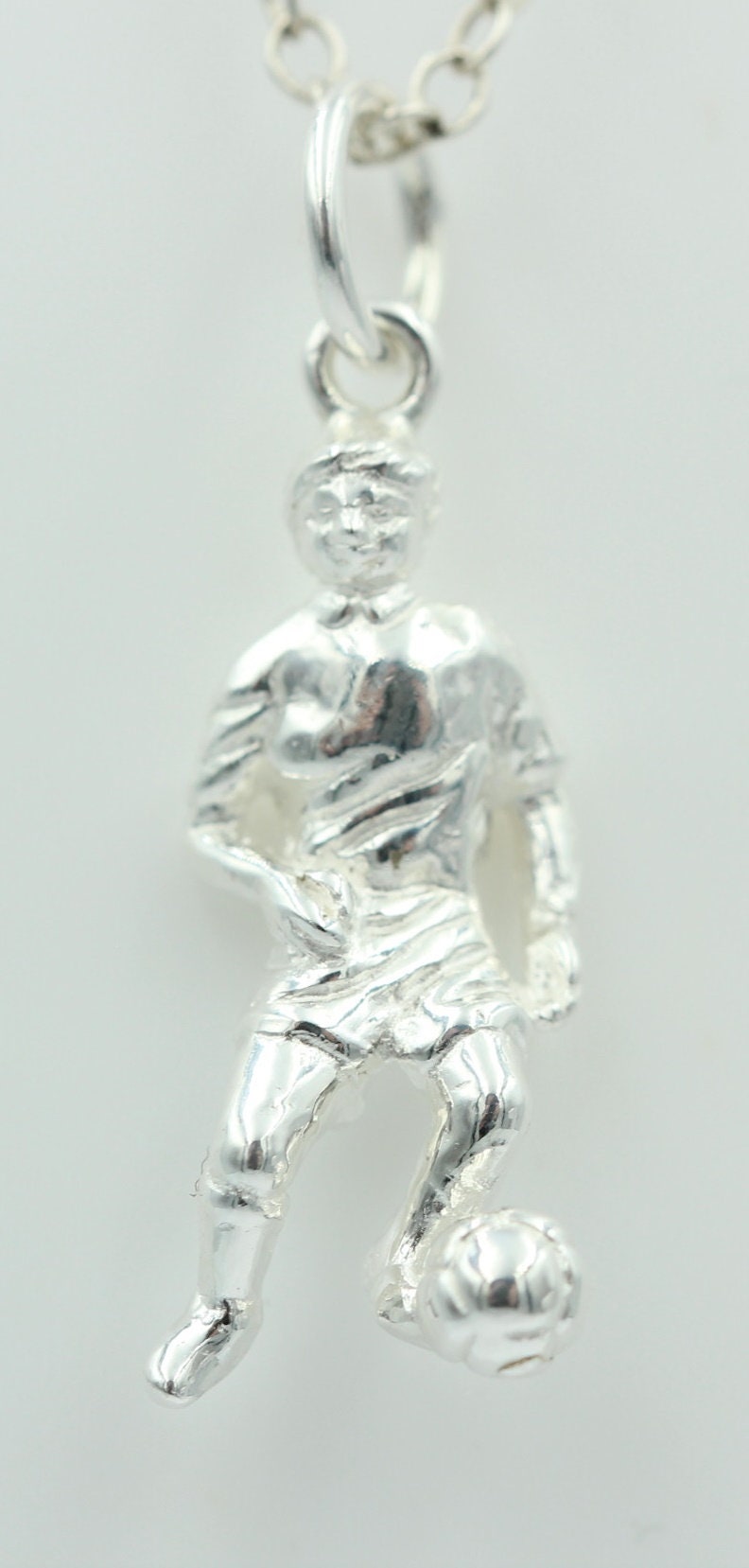Anhänger Fußballer 925 Silber plastisher Fußballer Top Anhänger in Silber