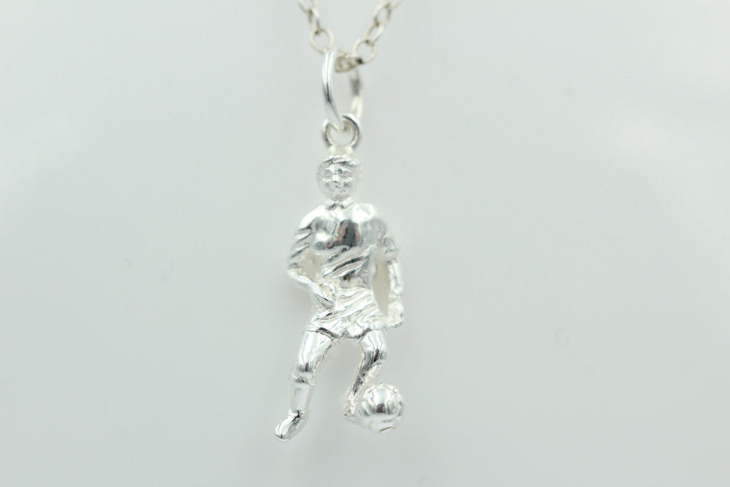 Anhänger Fußballer 925 Silber plastisher Fußballer Top Anhänger in Silber