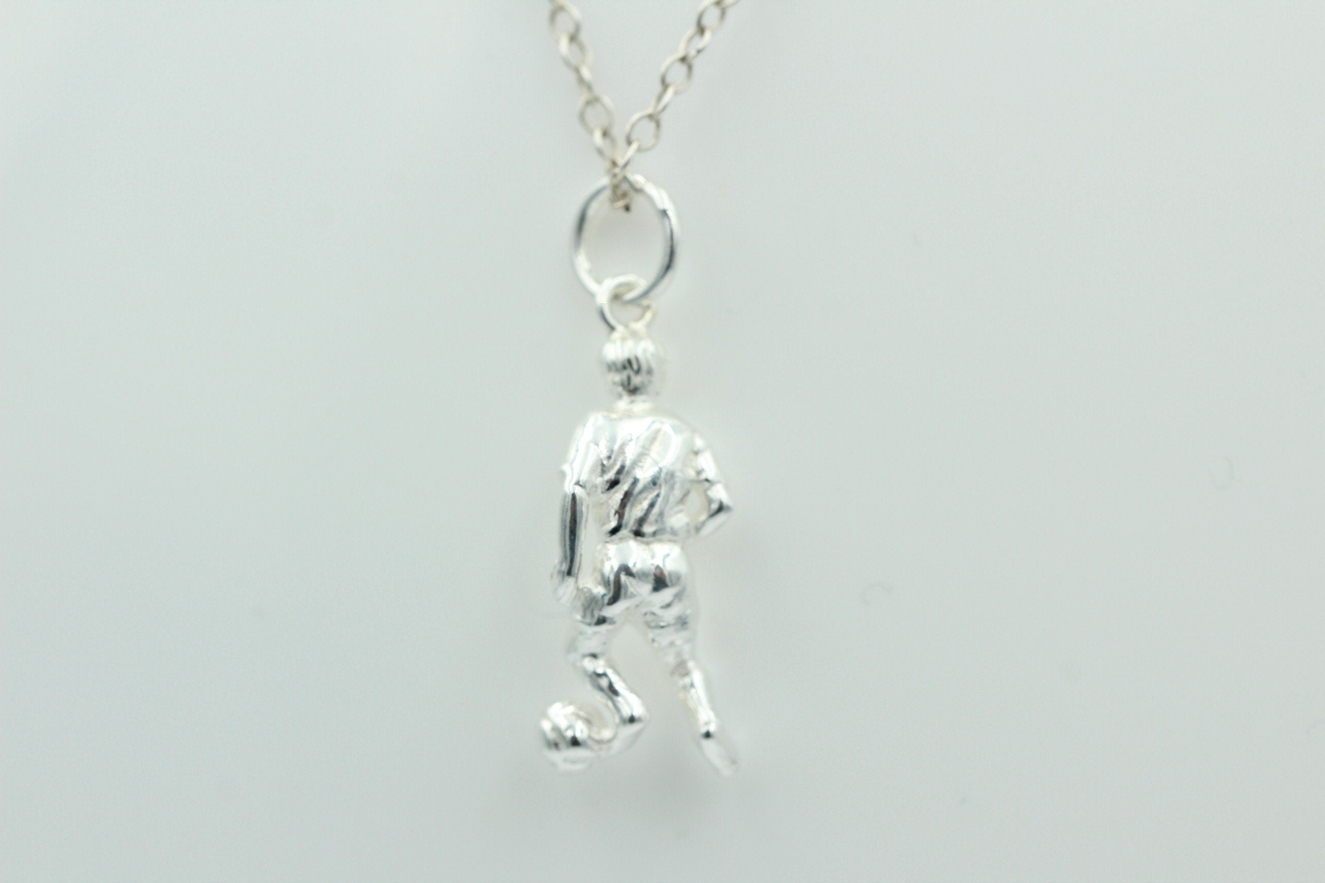Anhänger Fußballer 925 Silber plastisher Fußballer Top Anhänger in Silber